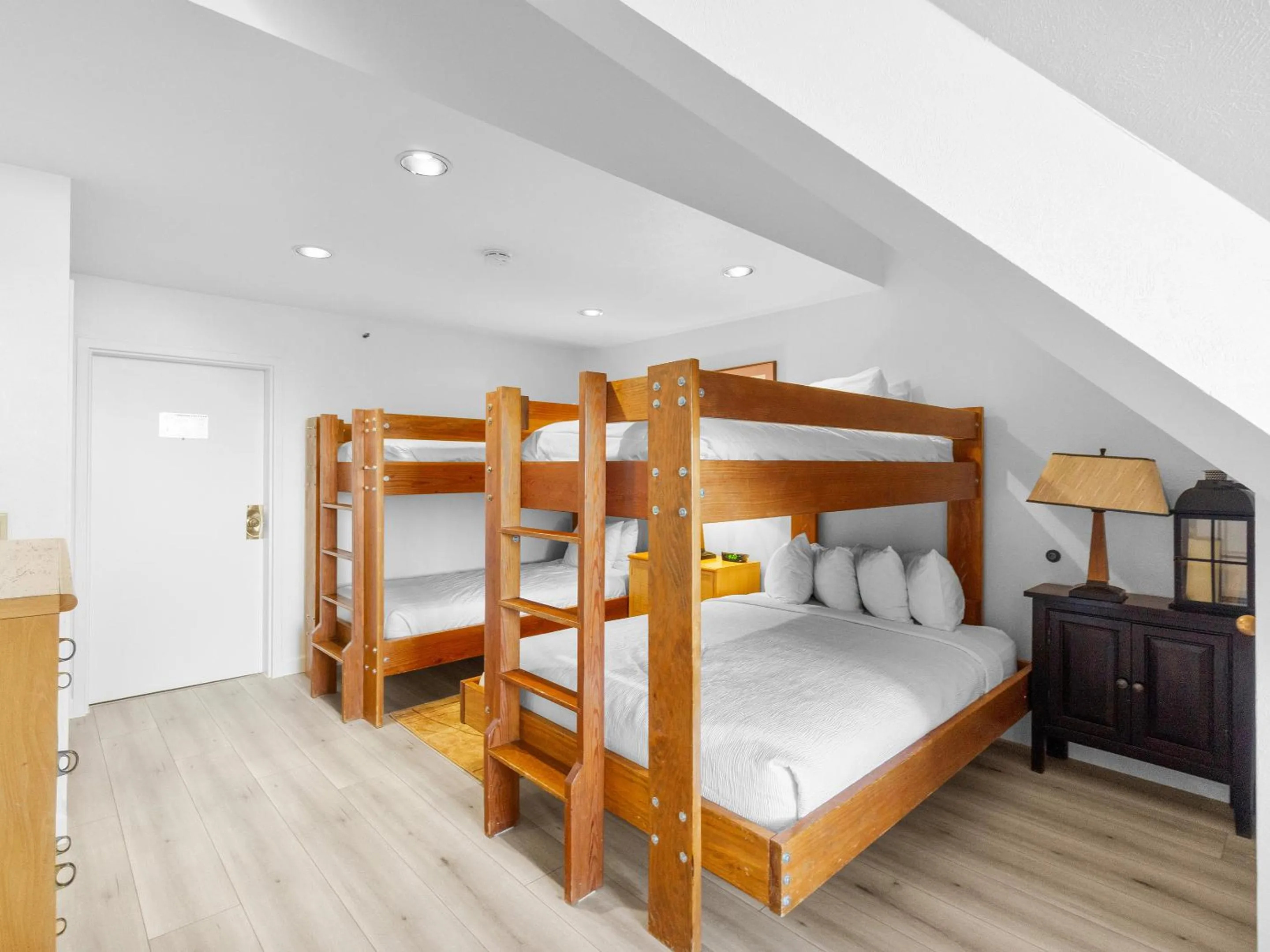 Bed in The Lodge at the Mountain Village by All Seasons Resort Lodging