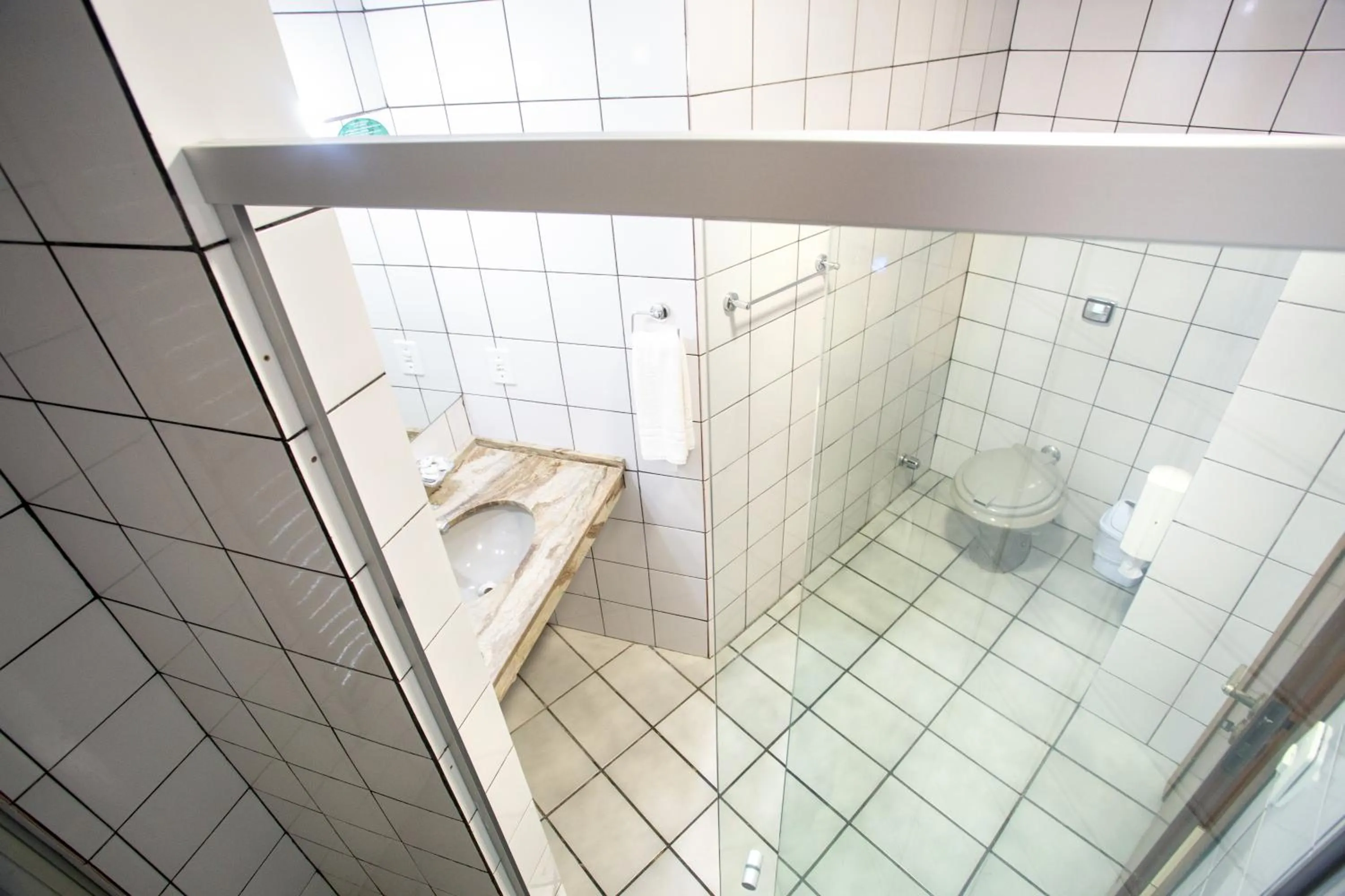 Bathroom in Oscar Hotel