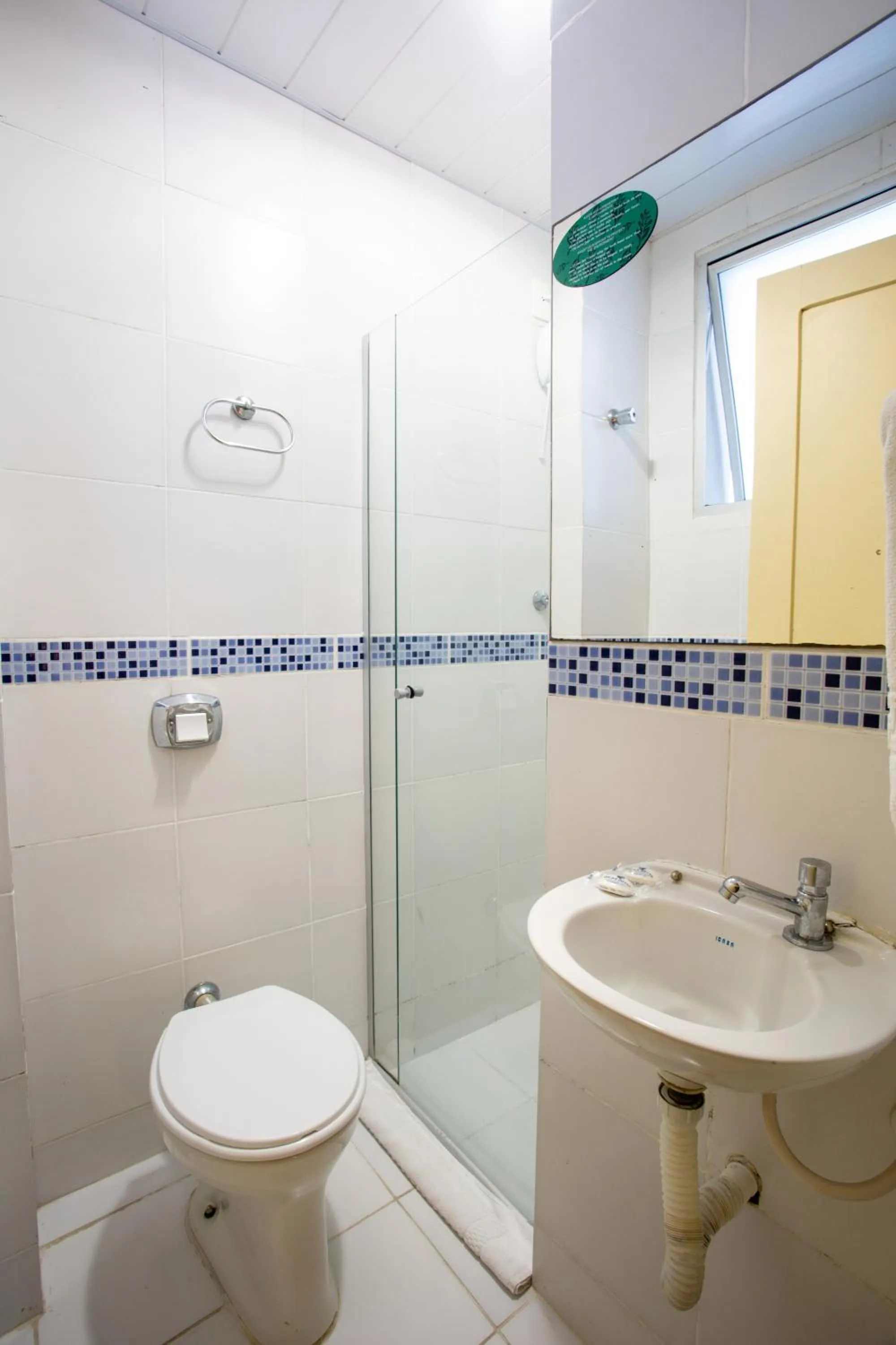 Bathroom in Oscar Hotel