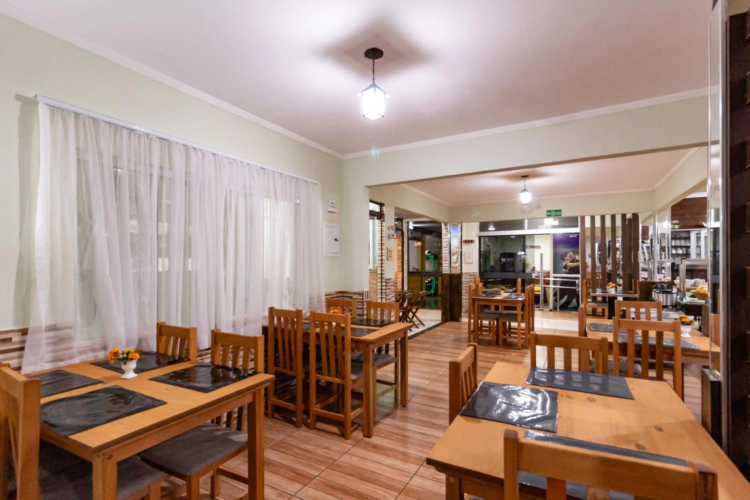 Breakfast in Hotel e Pousada Caroline