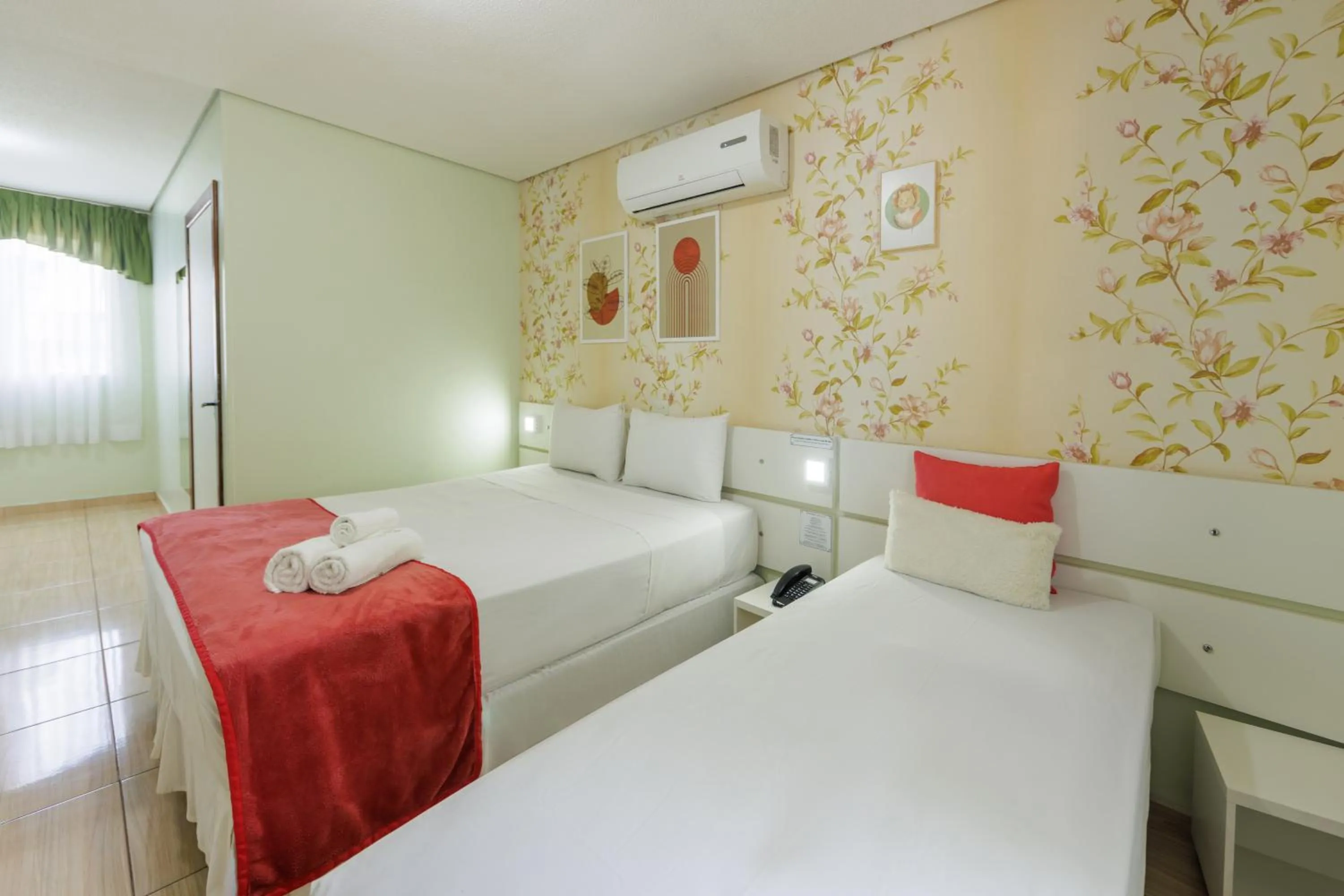 Bed in Hotel e Pousada Caroline