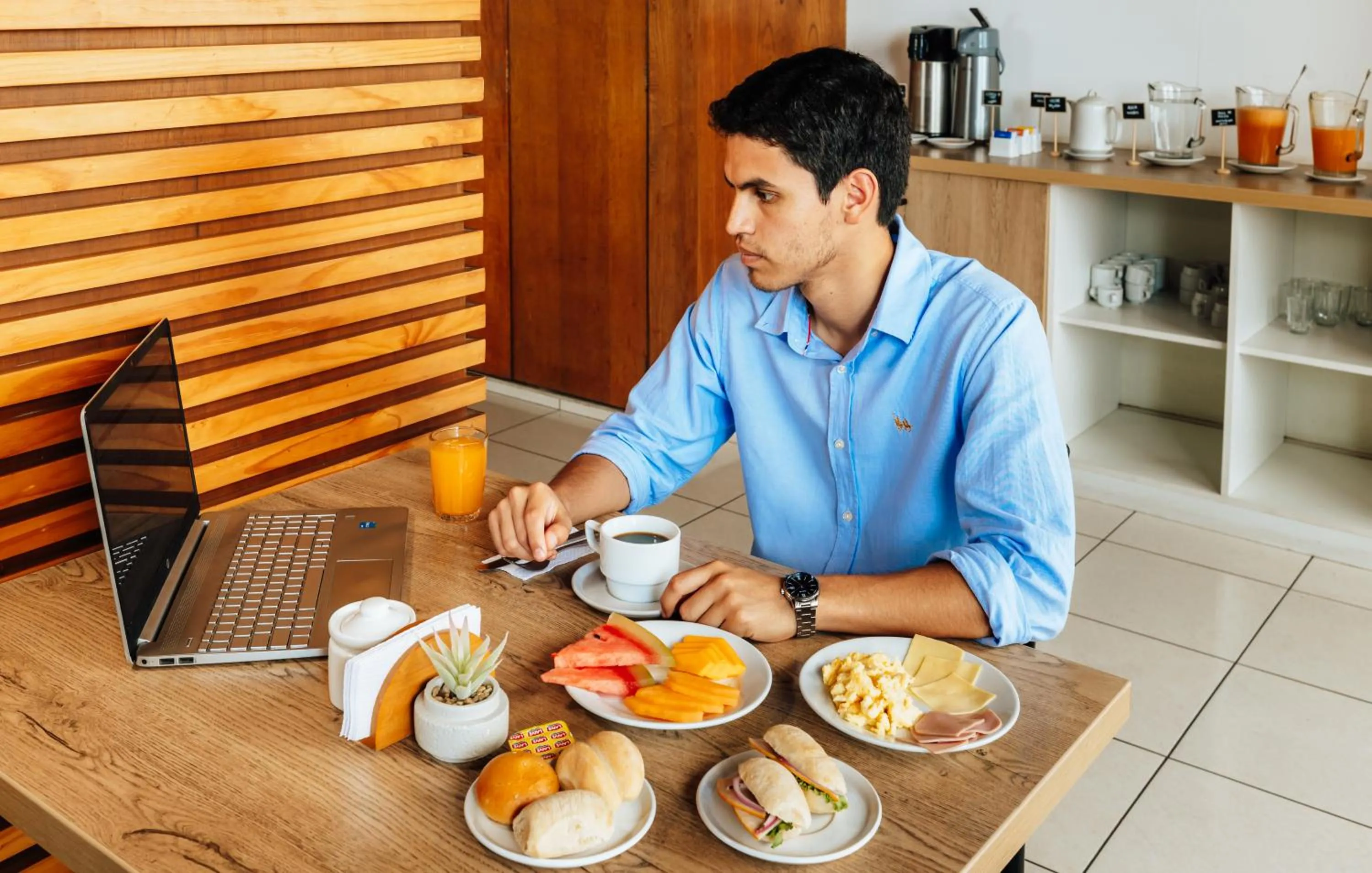 Breakfast in Miraflores Suites Centro