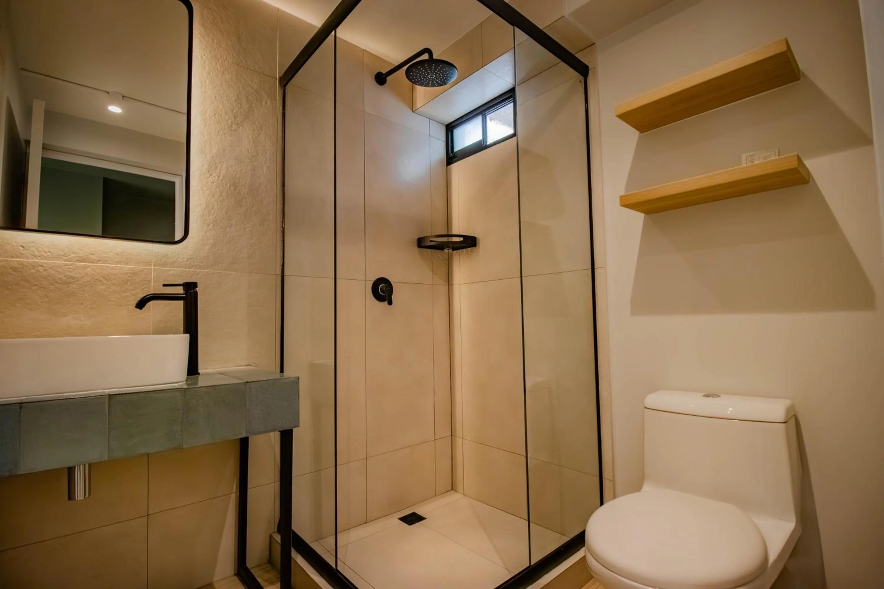 Shower in Miraflores Suites Centro