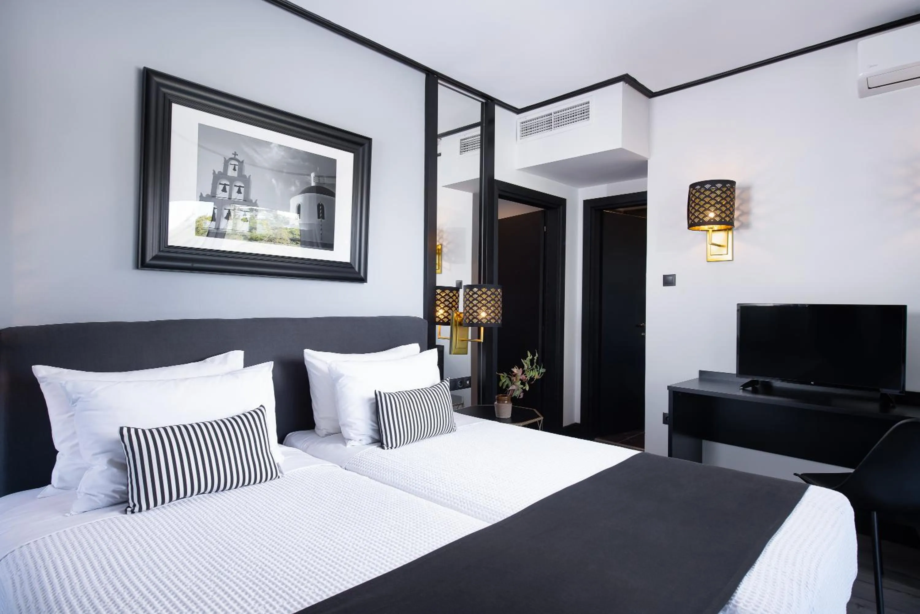 Bedroom, Bed in Athenian Riviera Hotel& Suites