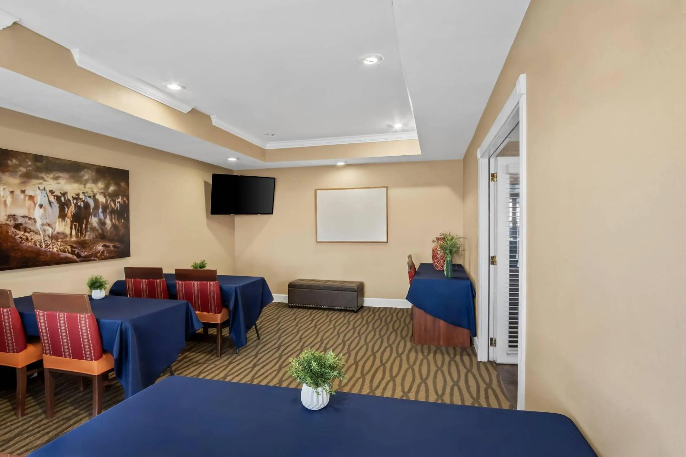 Meeting/conference room in Quality Suites Irving-Las Colinas