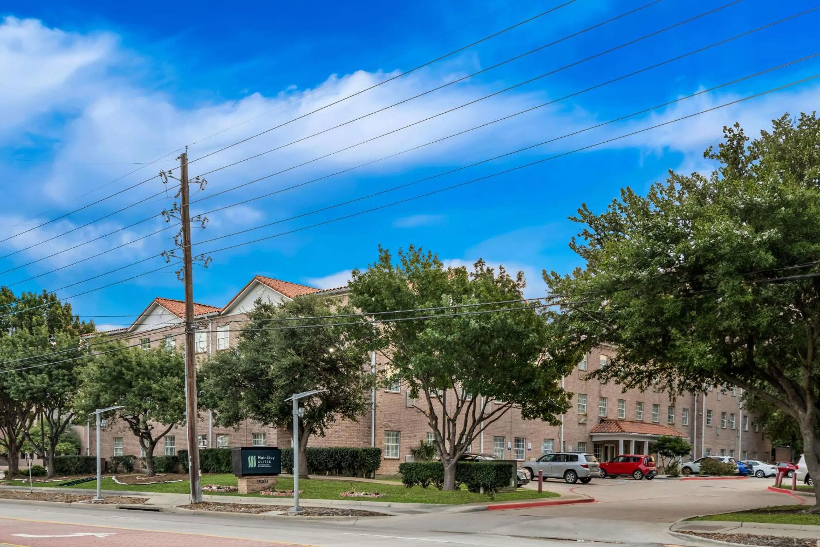 Property building in MainStay Suites Addison-Dallas