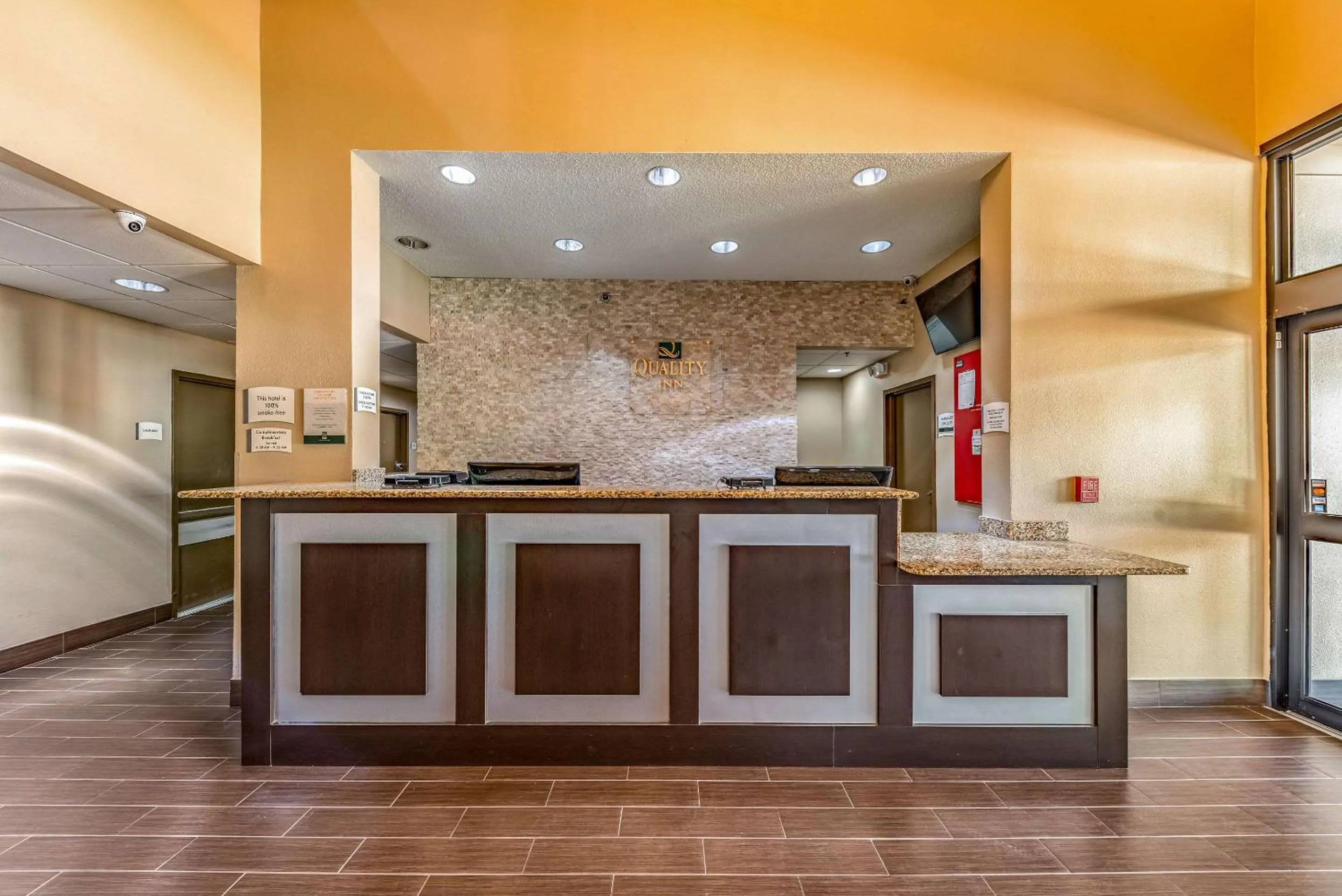 Lobby or reception in Quality Inn West Plano - Dallas