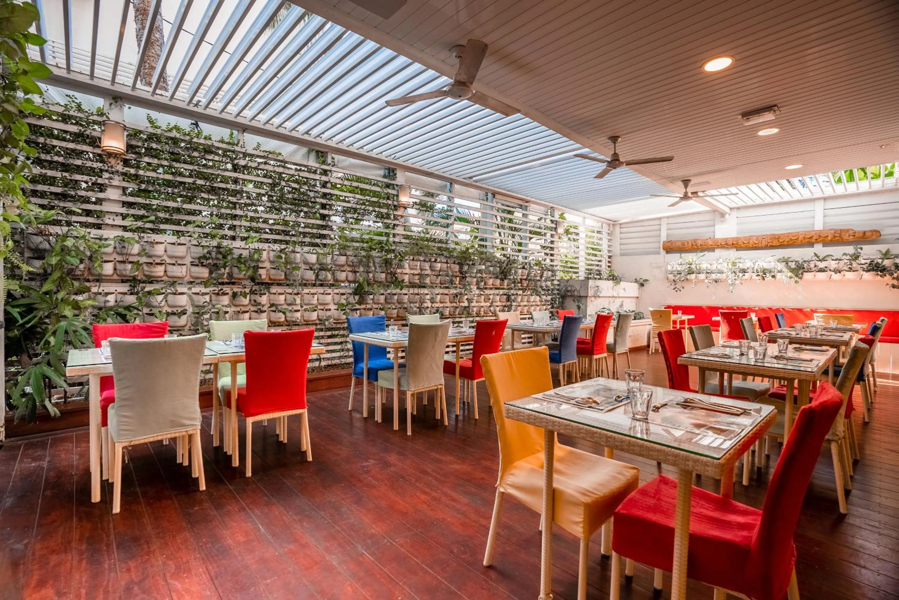 Restaurant/places to eat in Hôtel Le Lagon