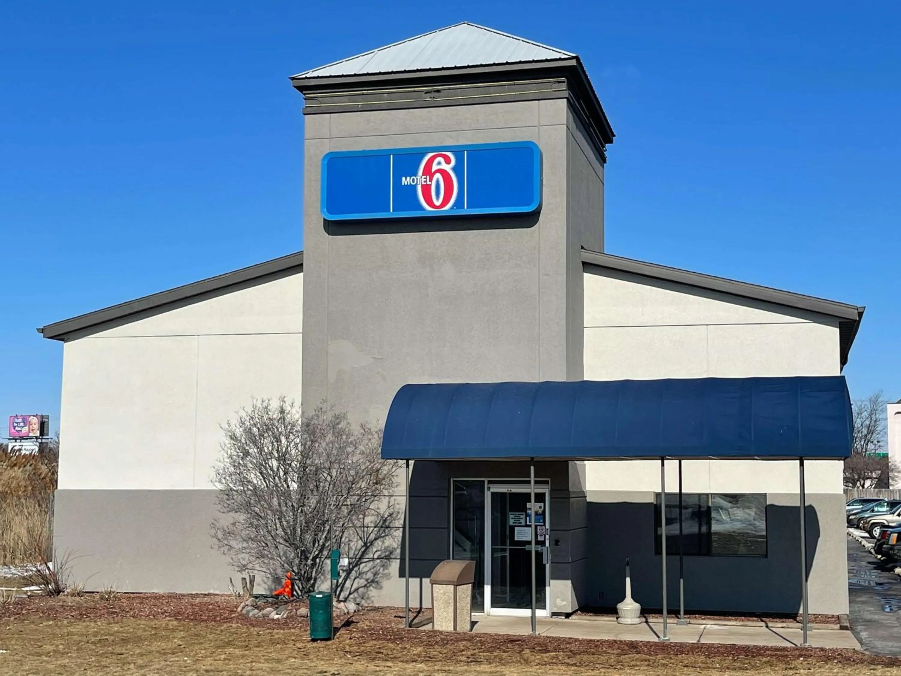 Property building in Motel 6-Green Bay, WI - Lambeau