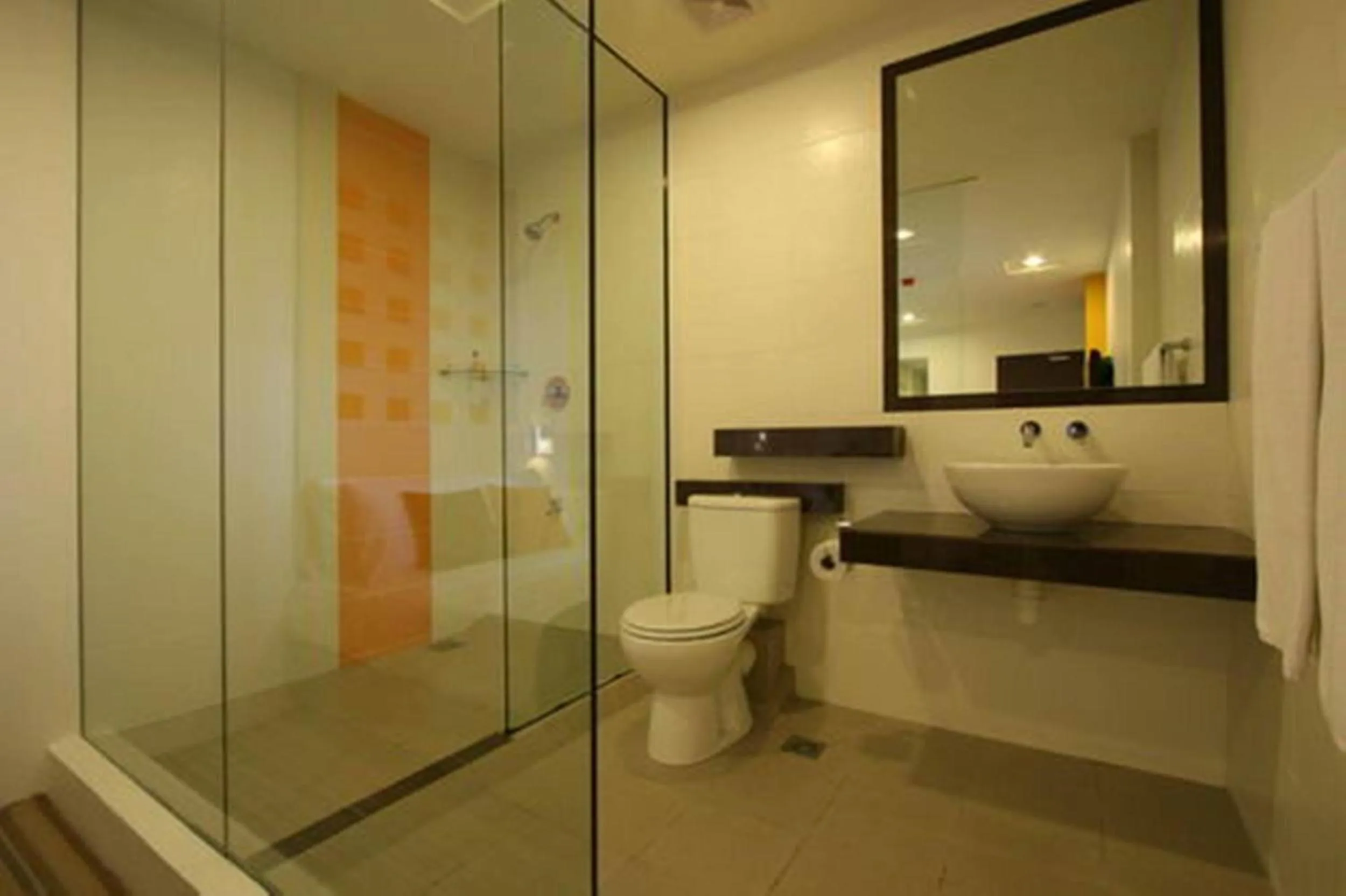Bathroom in Hotel 98