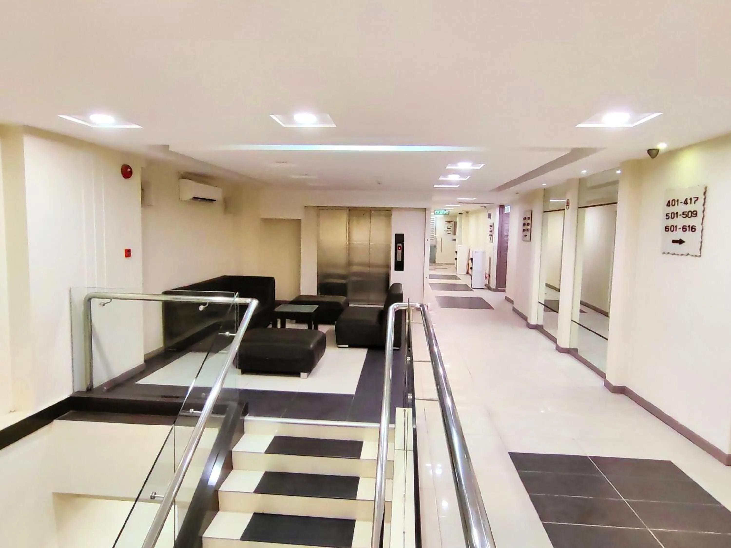 Seating area in Hotel 98