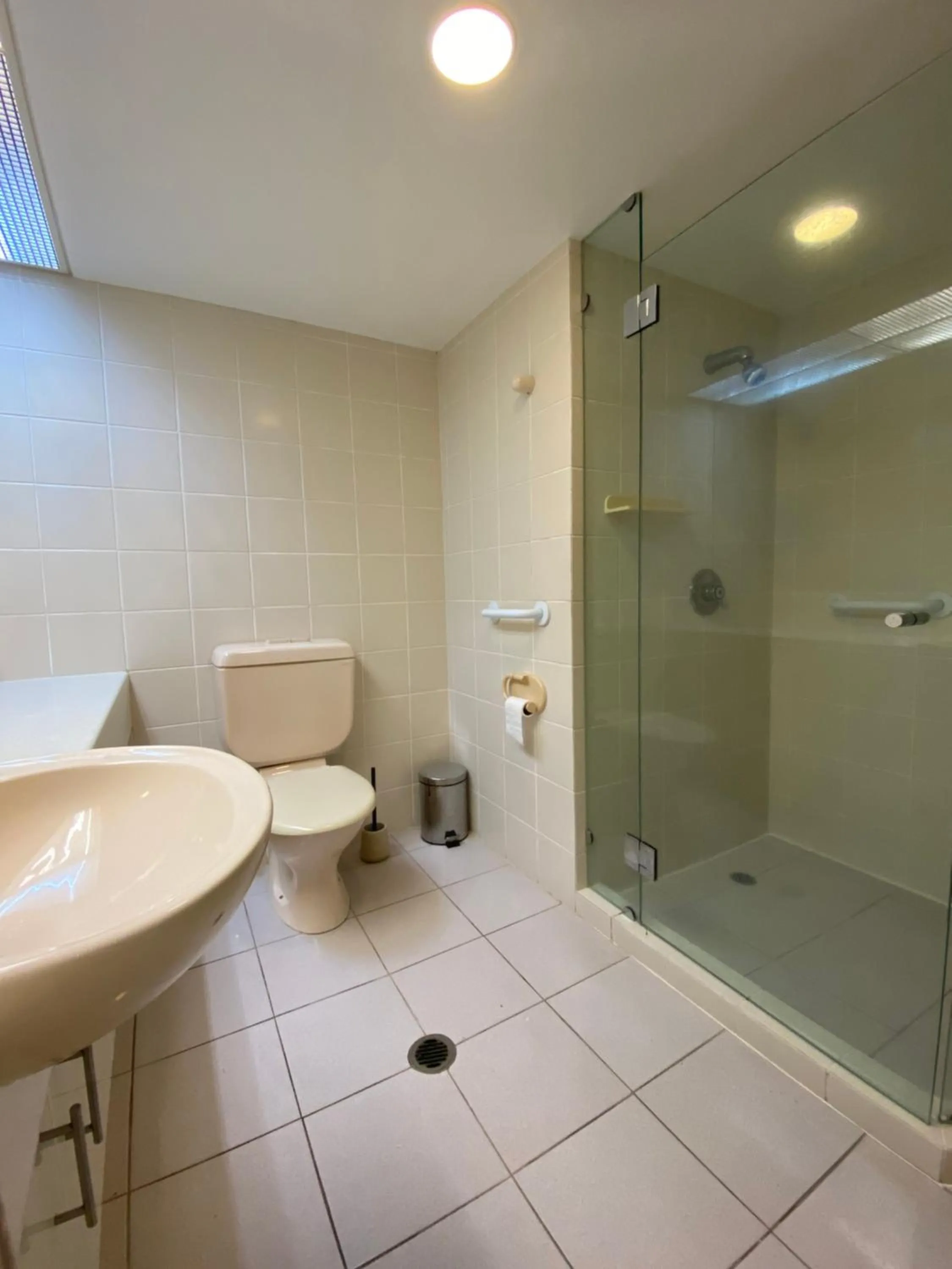 Shower in 181 The Esplanade