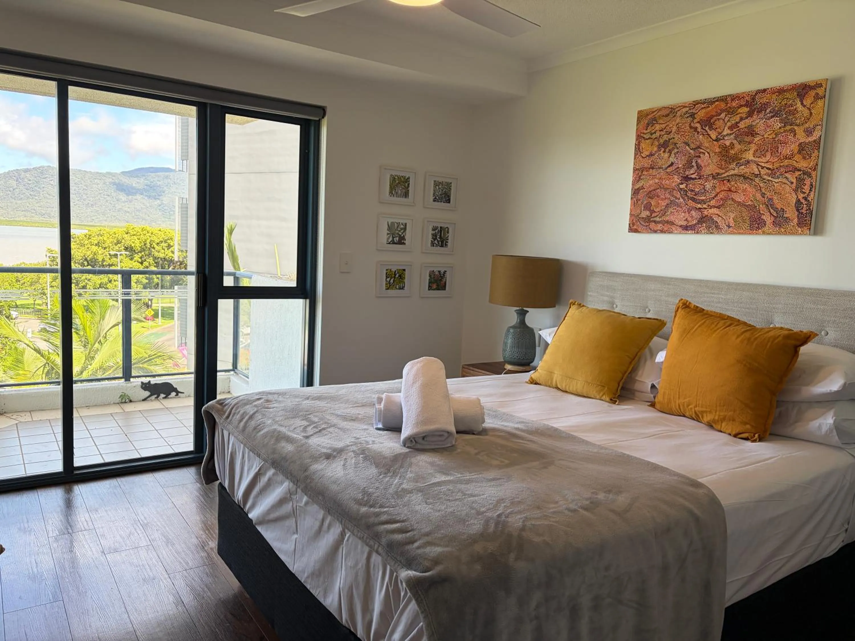 Bedroom, Bed in 181 The Esplanade