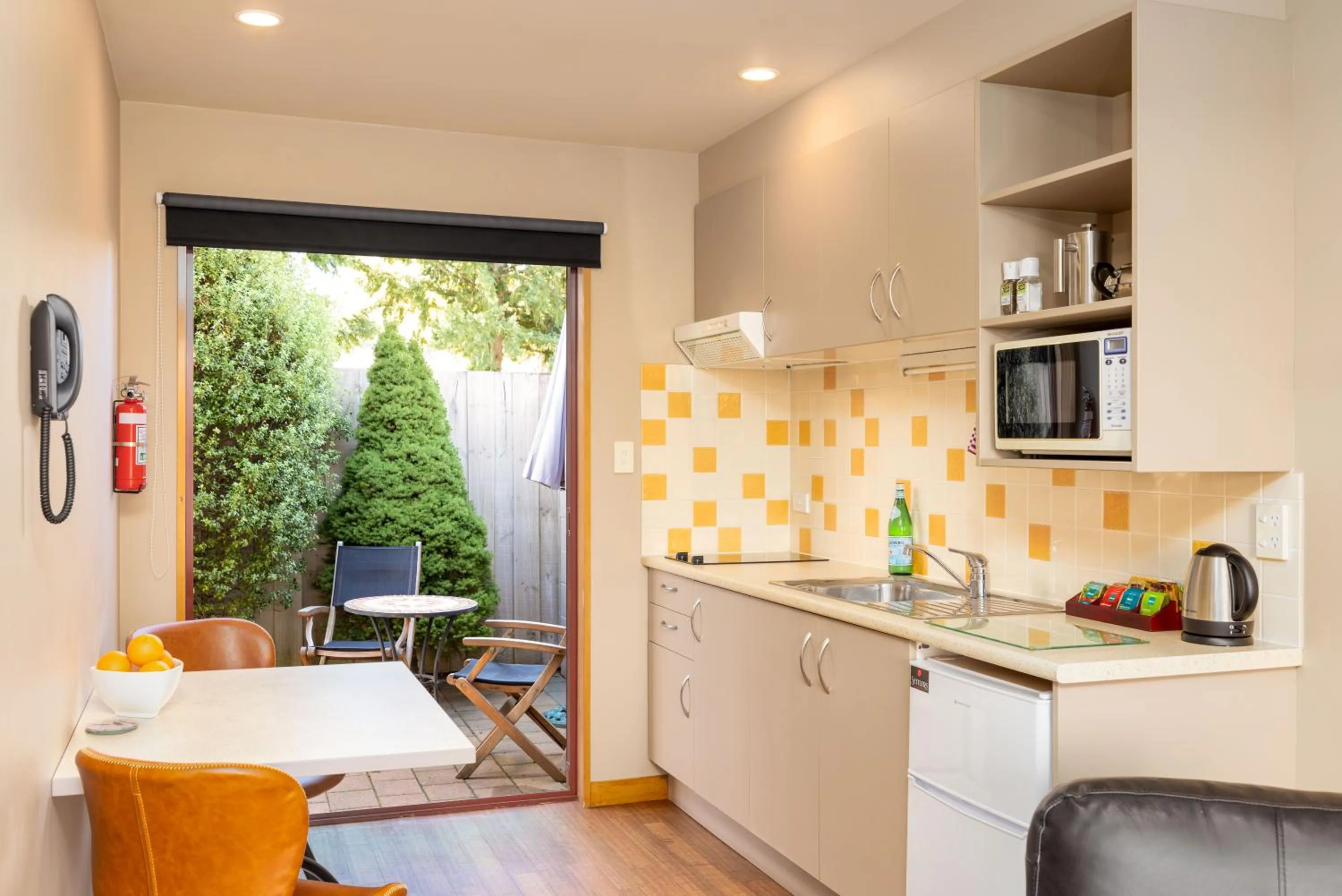 Kitchen or kitchenette in Settlers Boutique Motel