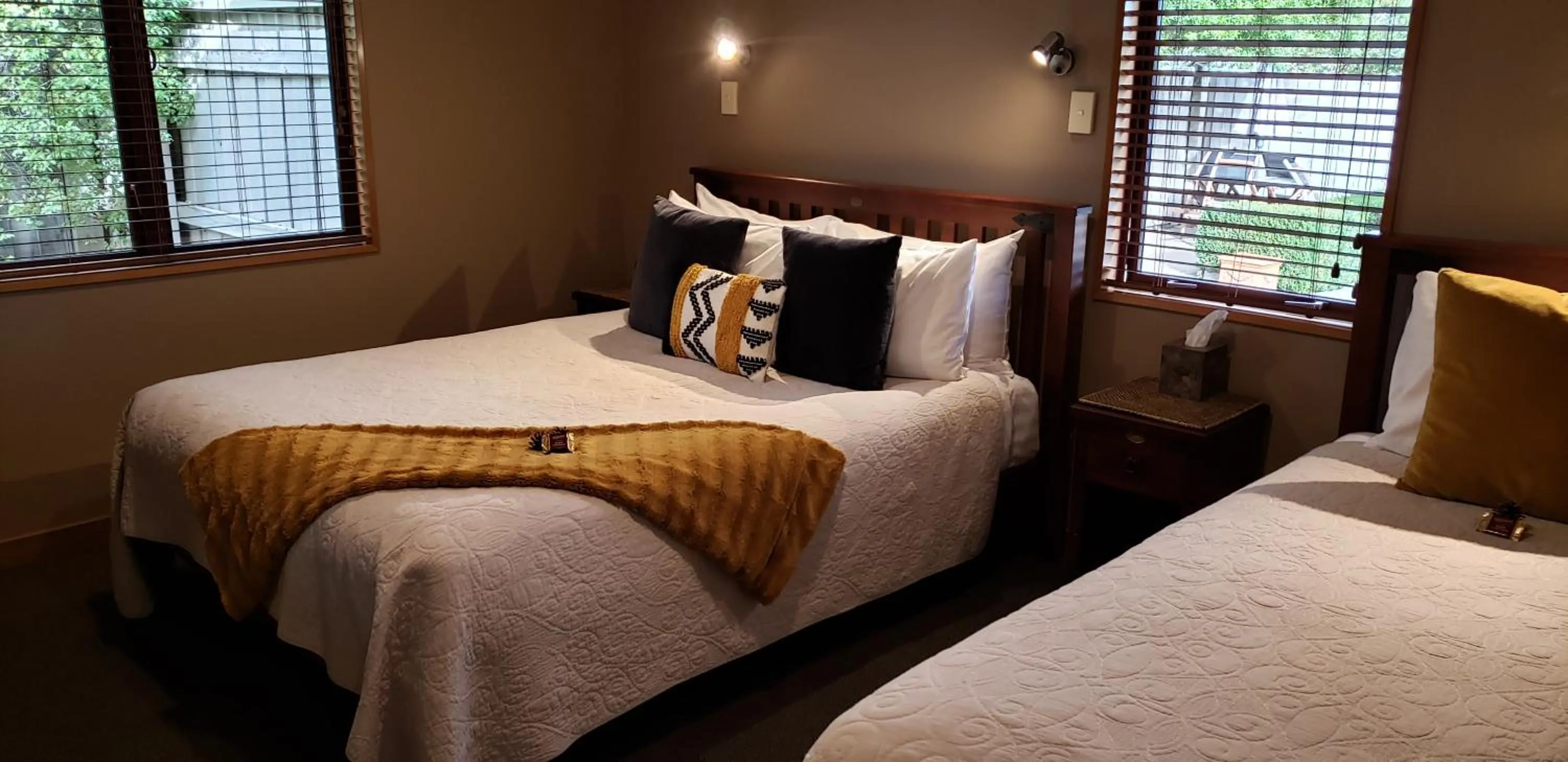 Bedroom, Bed in Settlers Boutique Motel