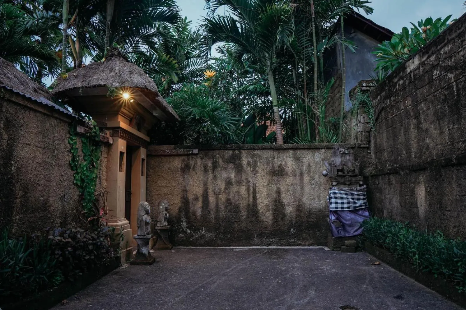 Facade/entrance in Way Ubud