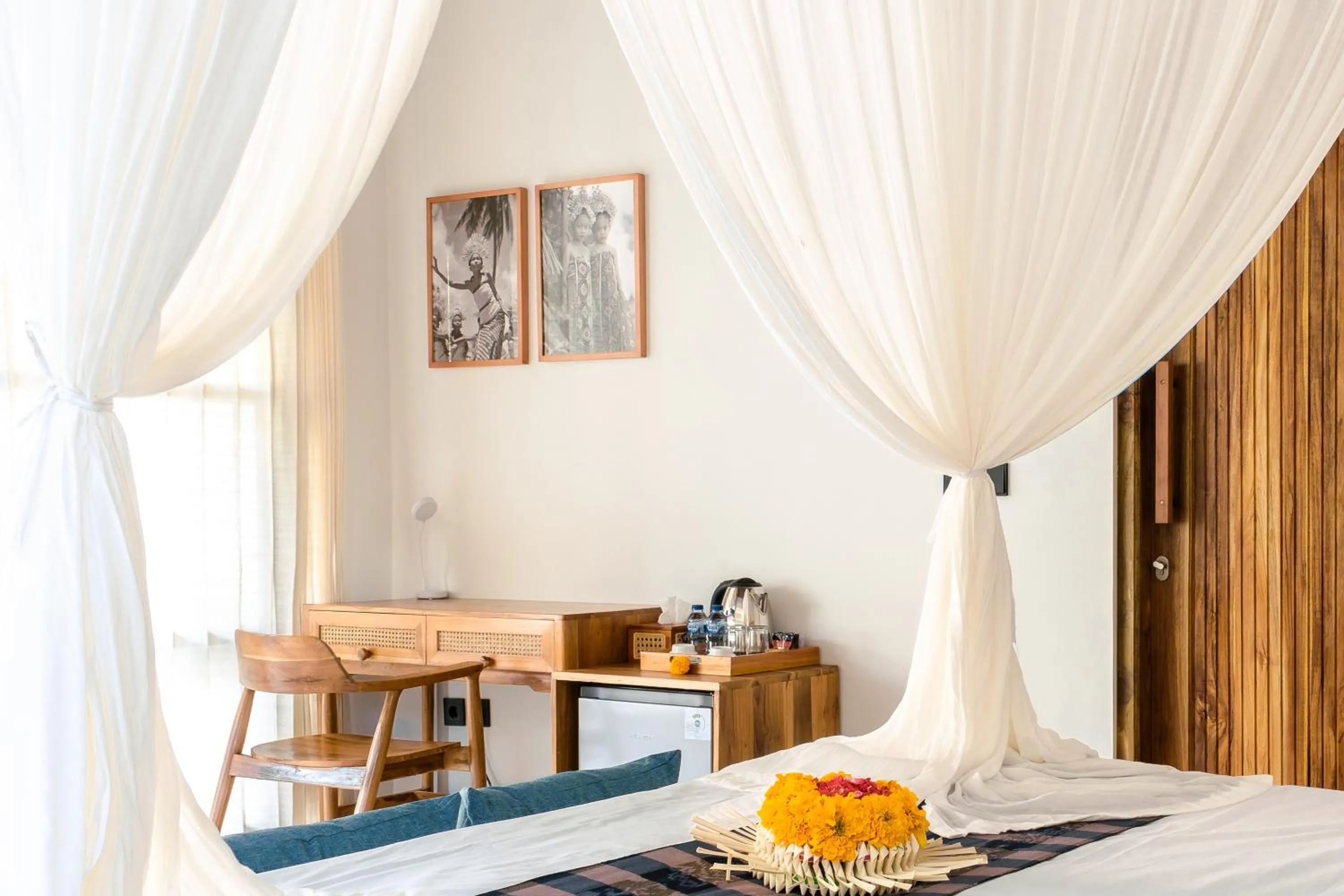 Seating area, Bed in Way Ubud