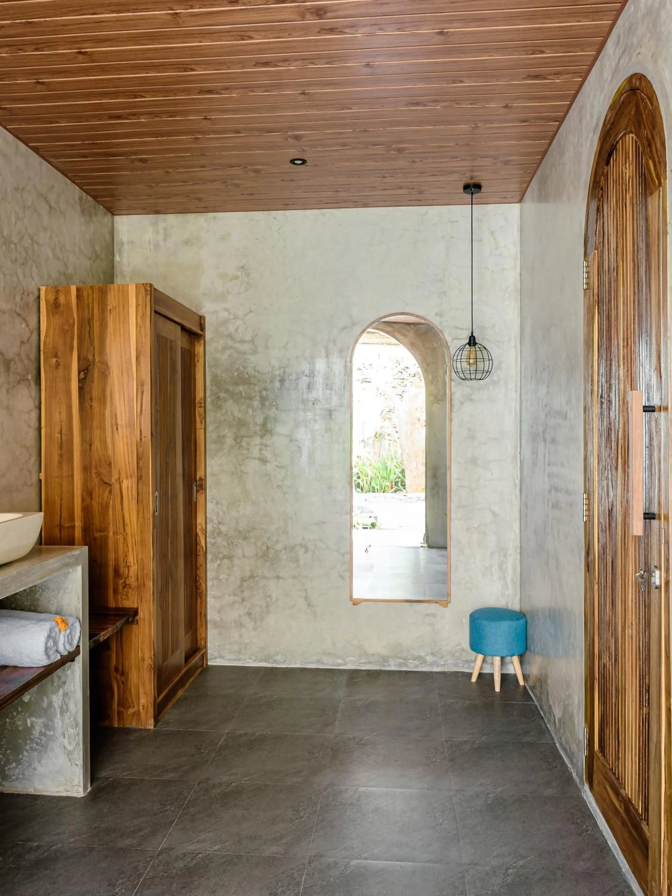 wardrobe in Way Ubud