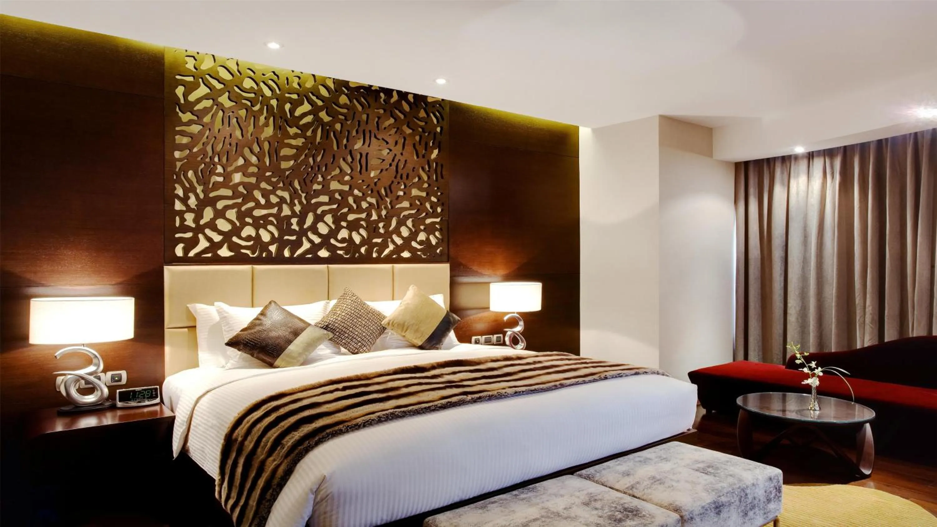 Photo of the whole room, Bed in Crowne Plaza Shanghai by IHG