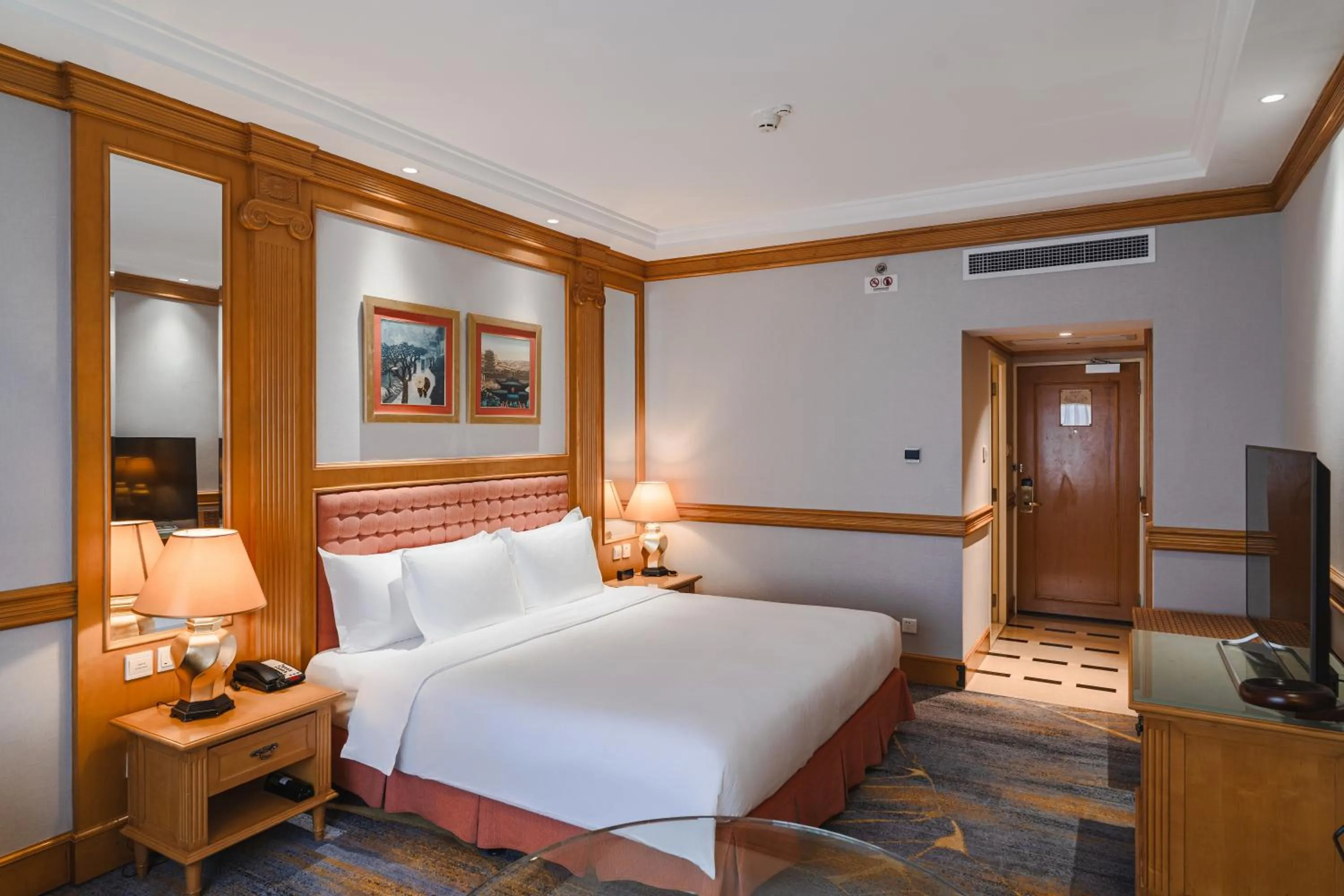 Bed in Crowne Plaza Shanghai by IHG