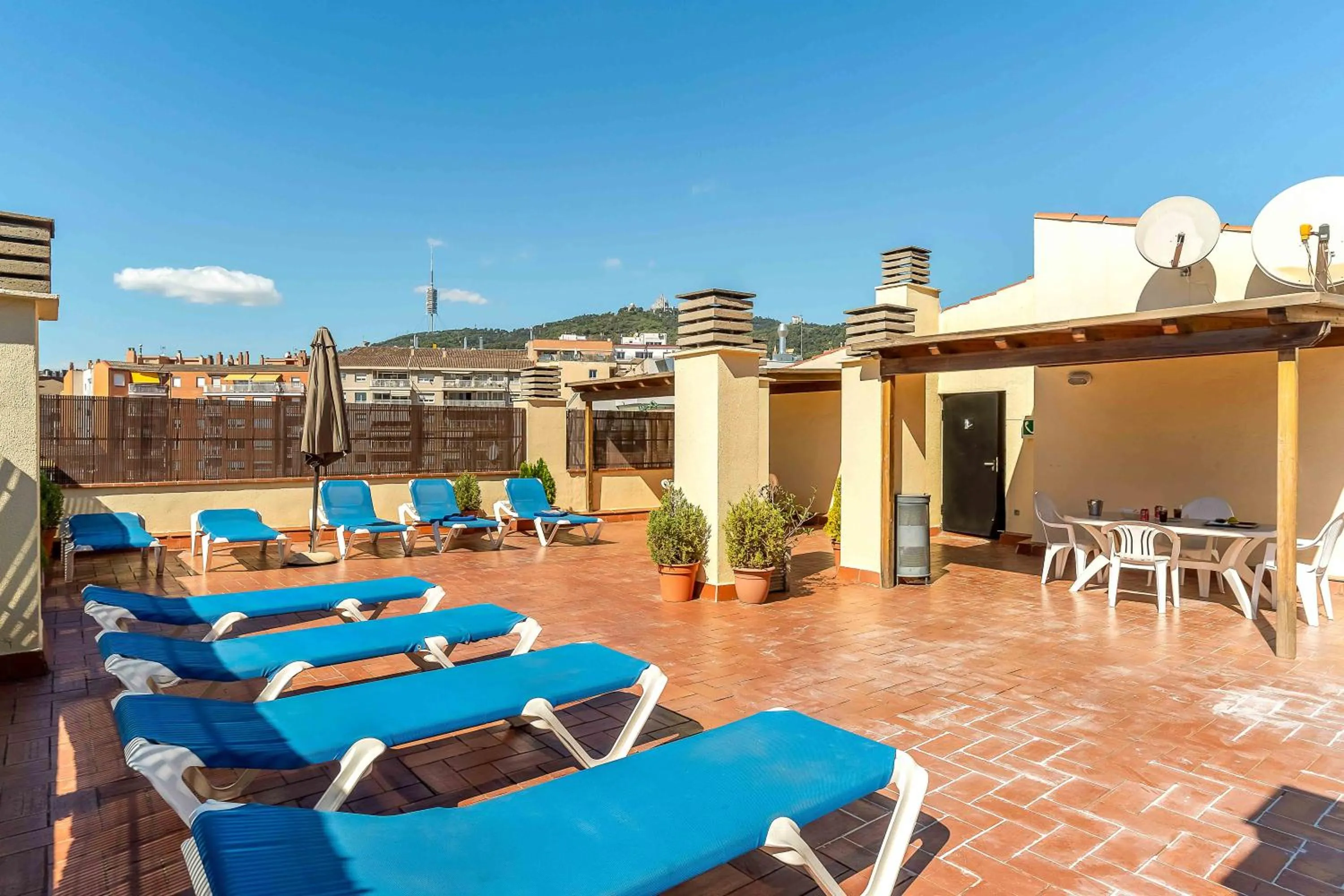 Swimming pool in Aparthotel Bertrán