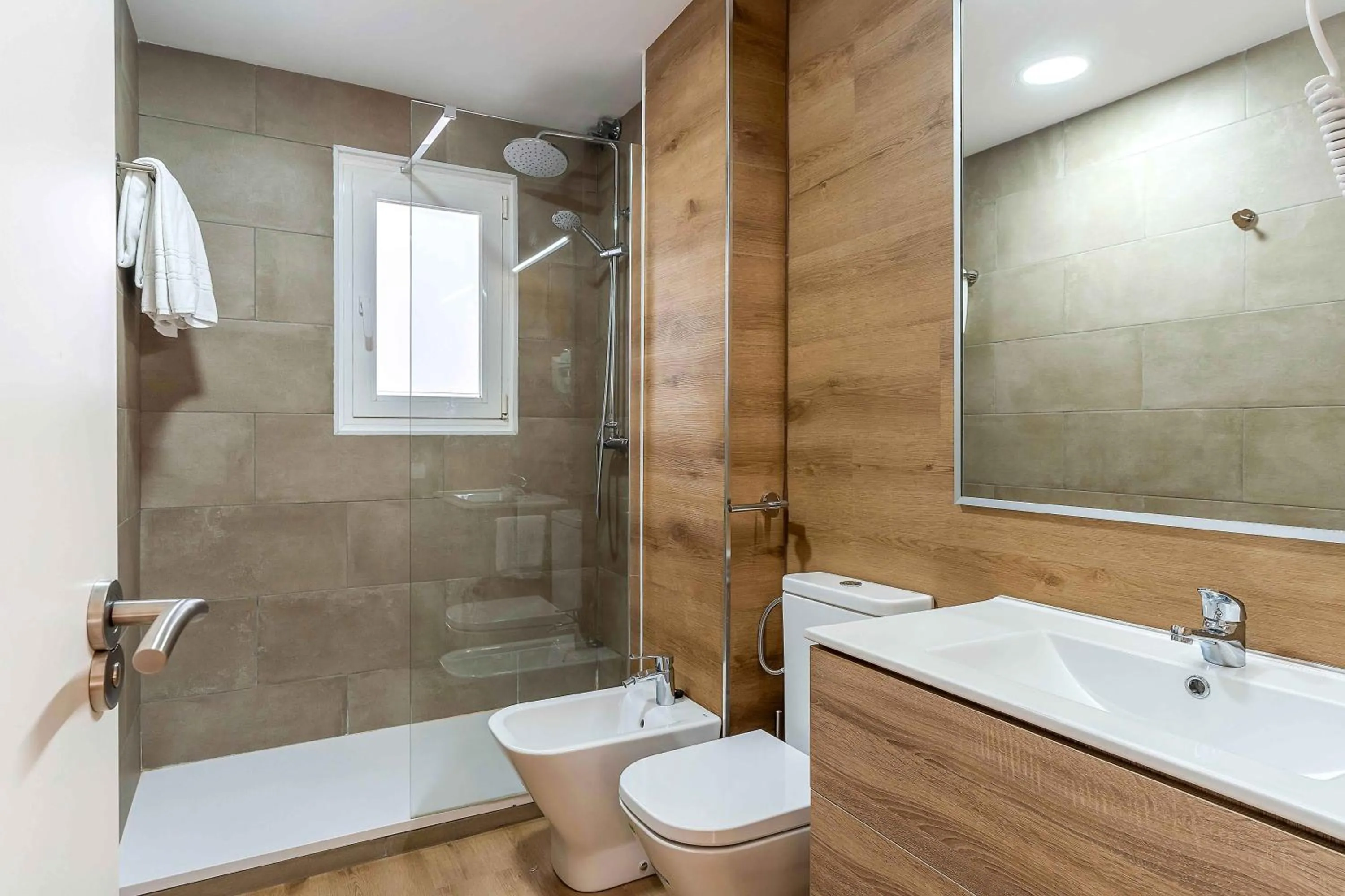 Bathroom in Aparthotel Bertrán