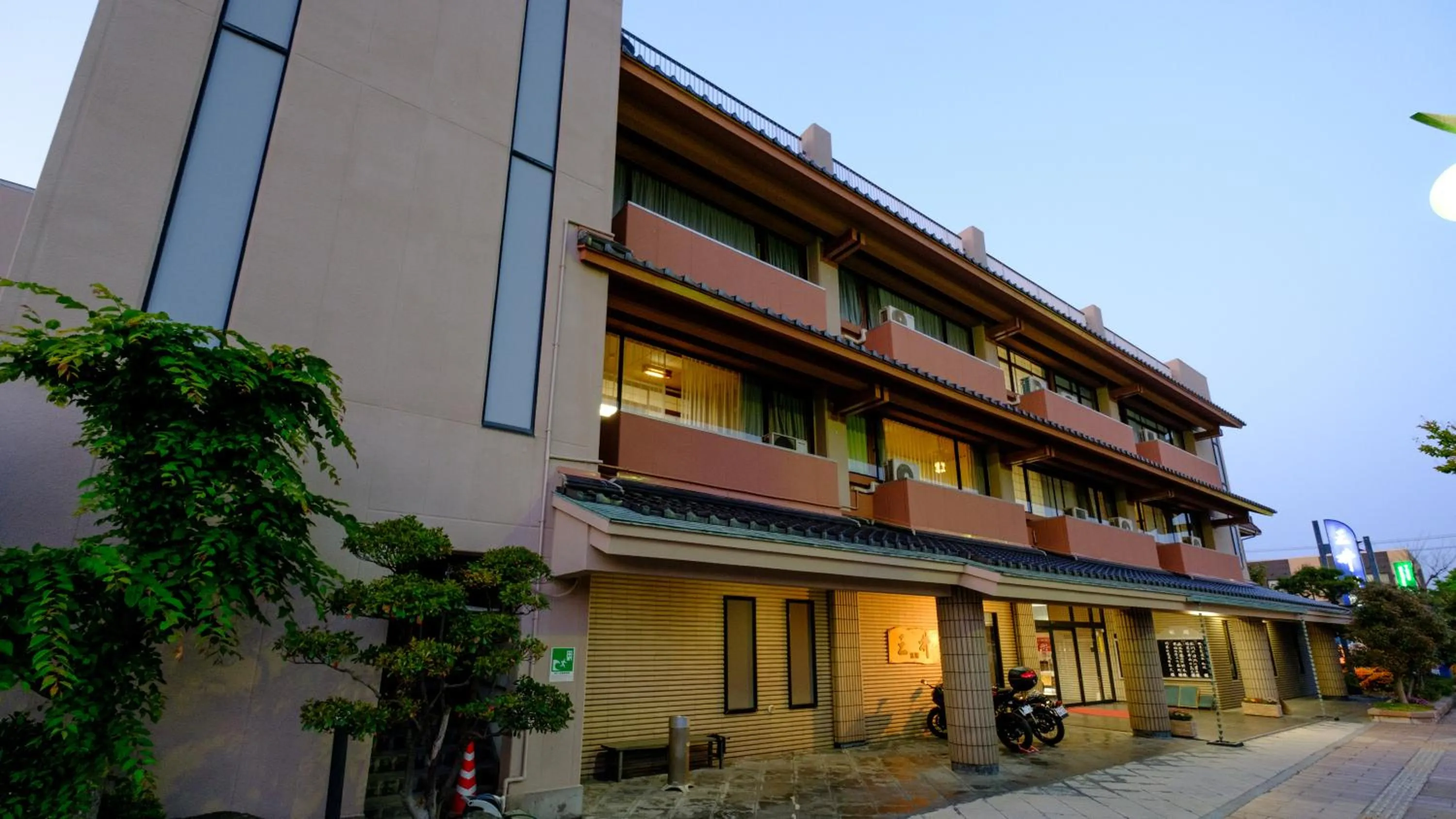 Property building in Mitsui Bekkan