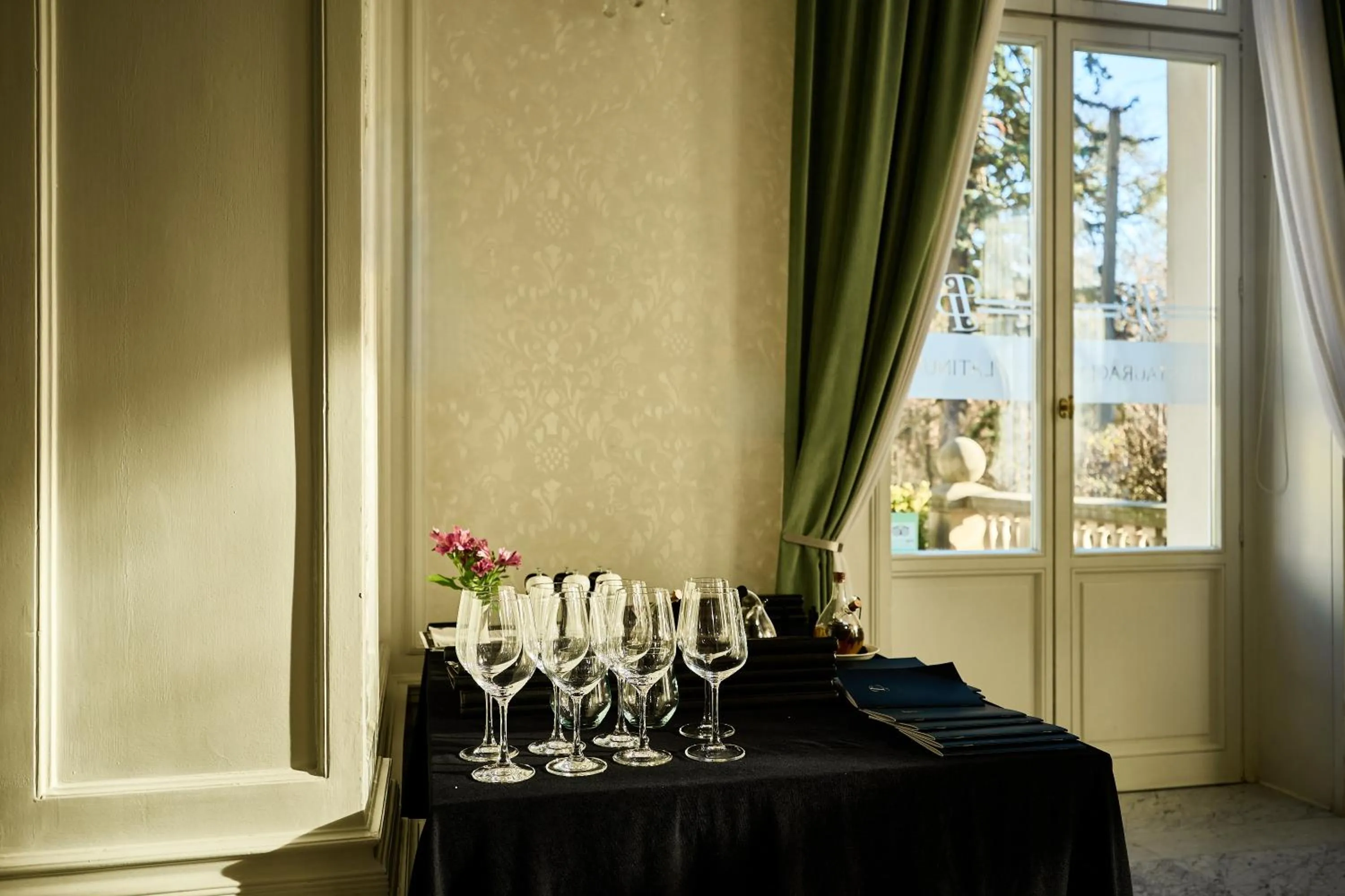 Restaurant/places to eat in Platinum Palace Boutique Hotel & SPA