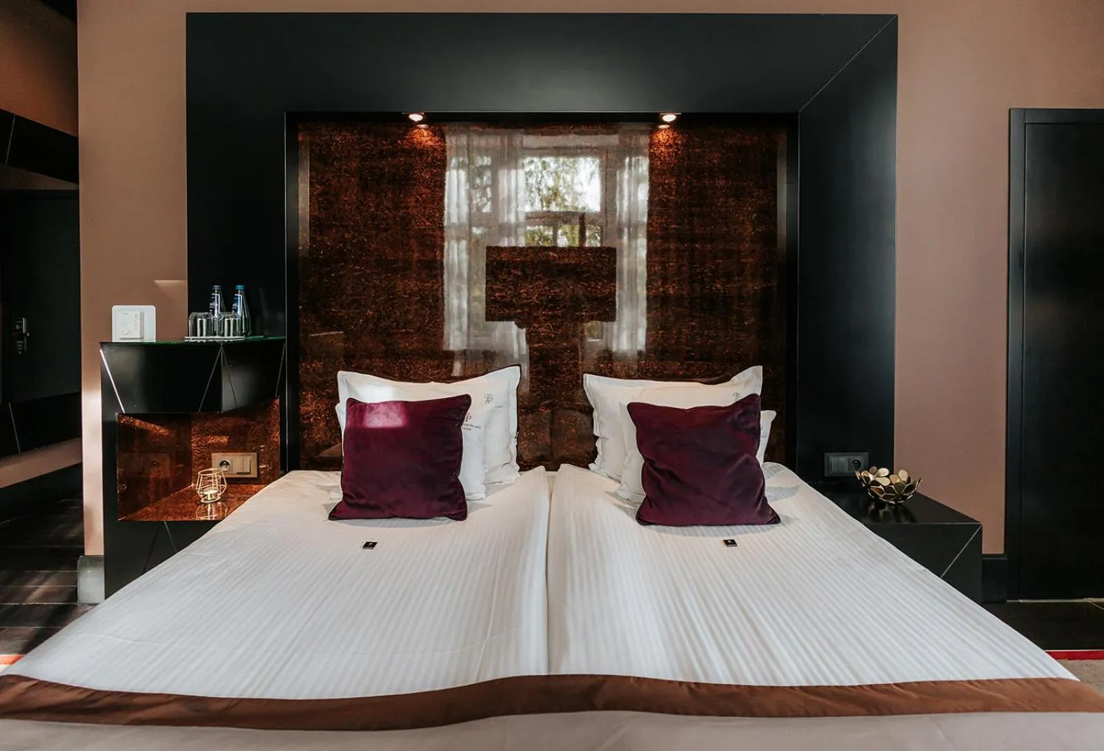 Bed in Platinum Palace Boutique Hotel & SPA