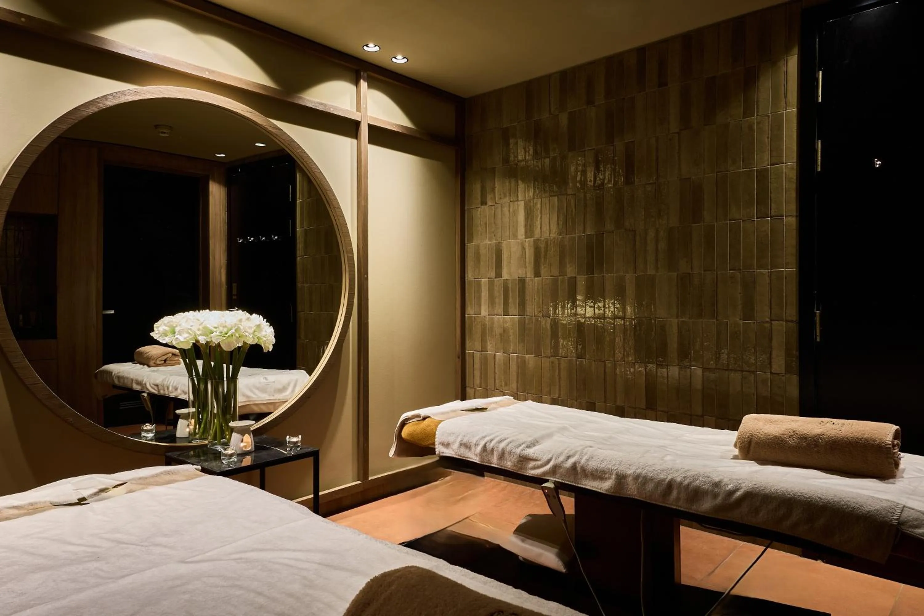 Massage in Platinum Palace Boutique Hotel & SPA