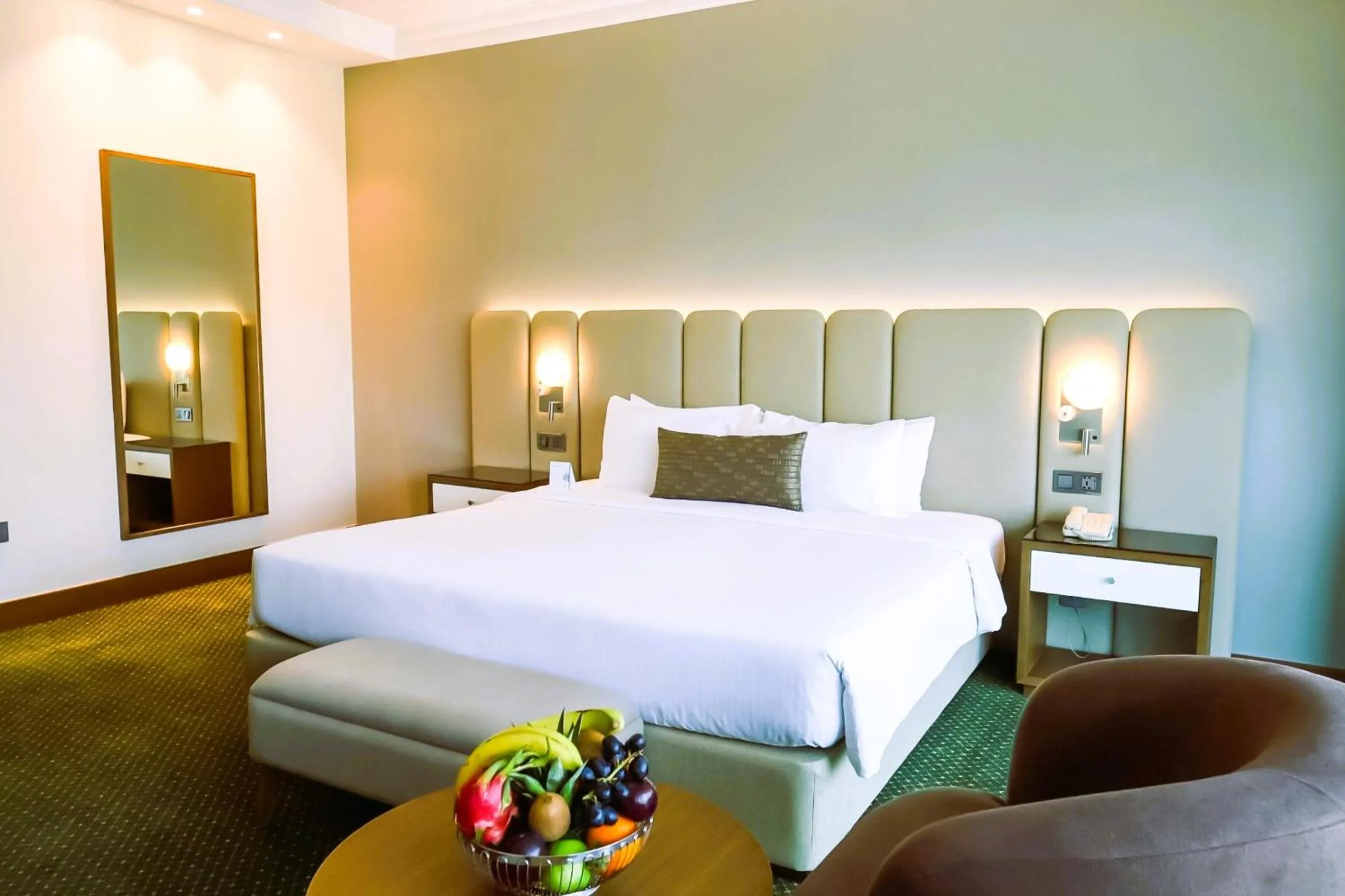 Bedroom, Bed in City Seasons Hotel Dubai