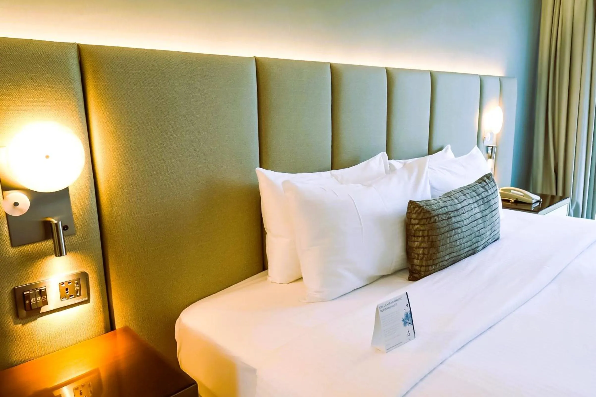 Bed in City Seasons Hotel Dubai