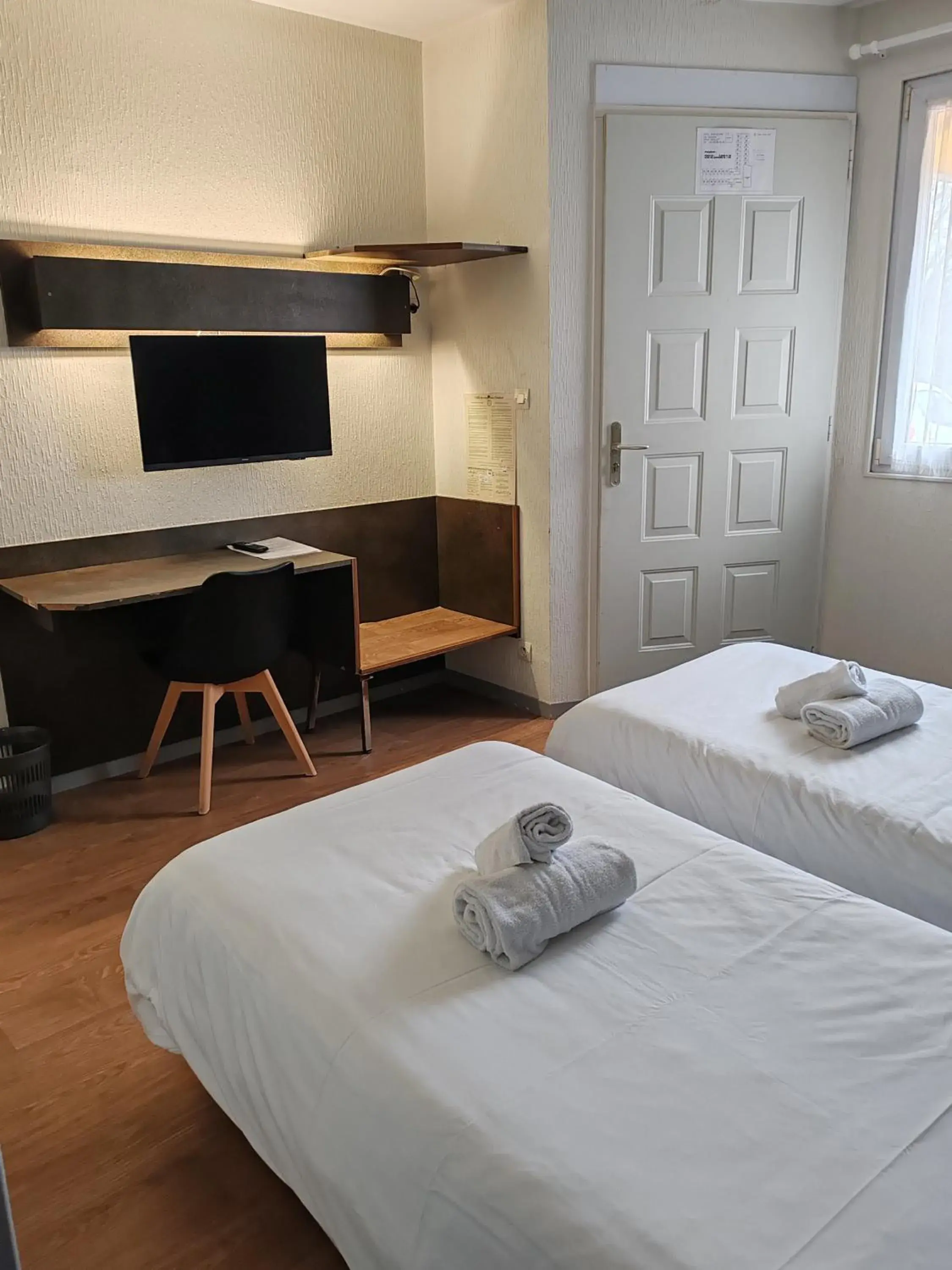 Twin Room in Hotel Marjolaine Twin Room in Hotel Marjolaine