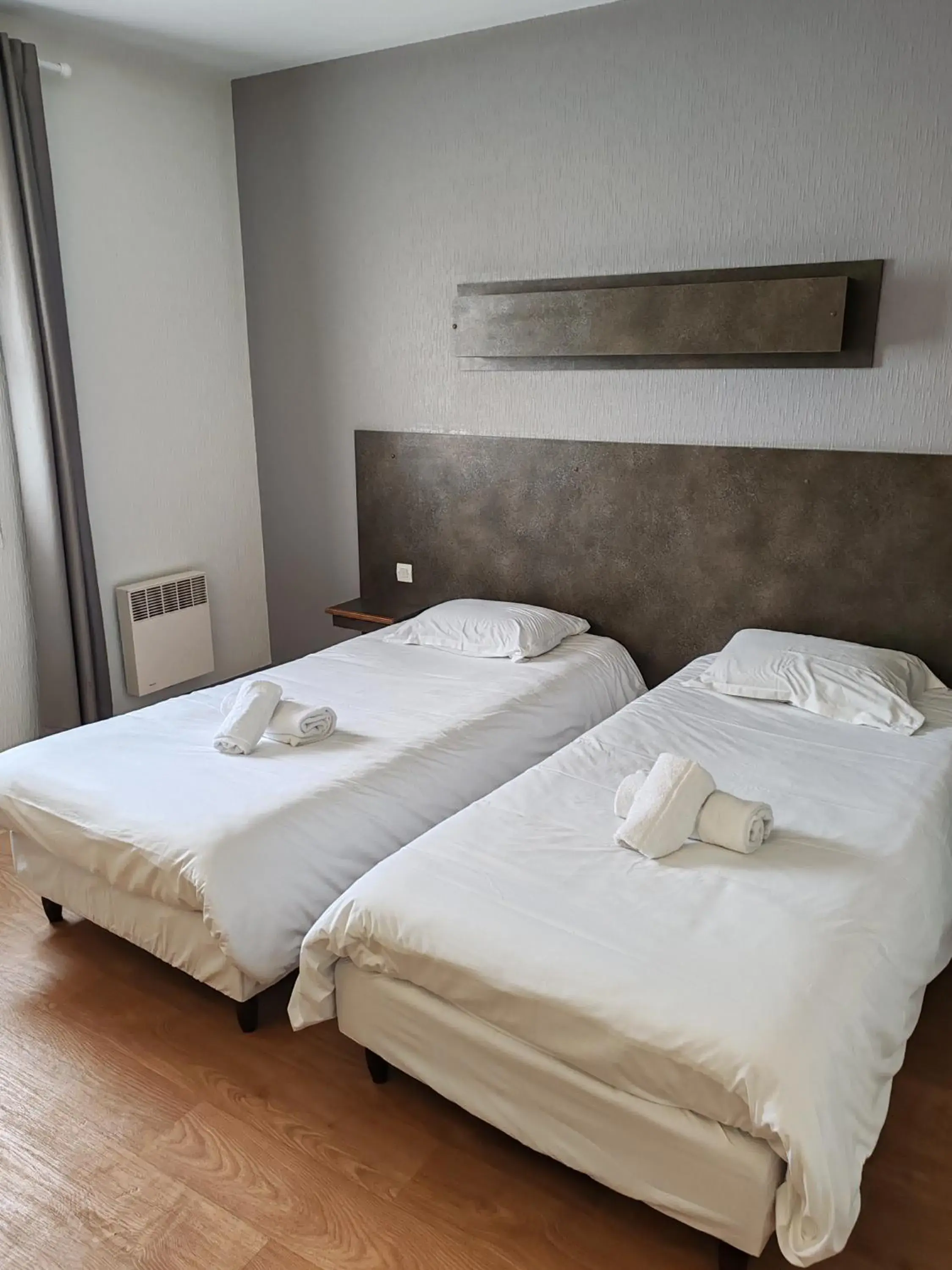 Twin Room in Hotel Marjolaine Twin Room in Hotel Marjolaine