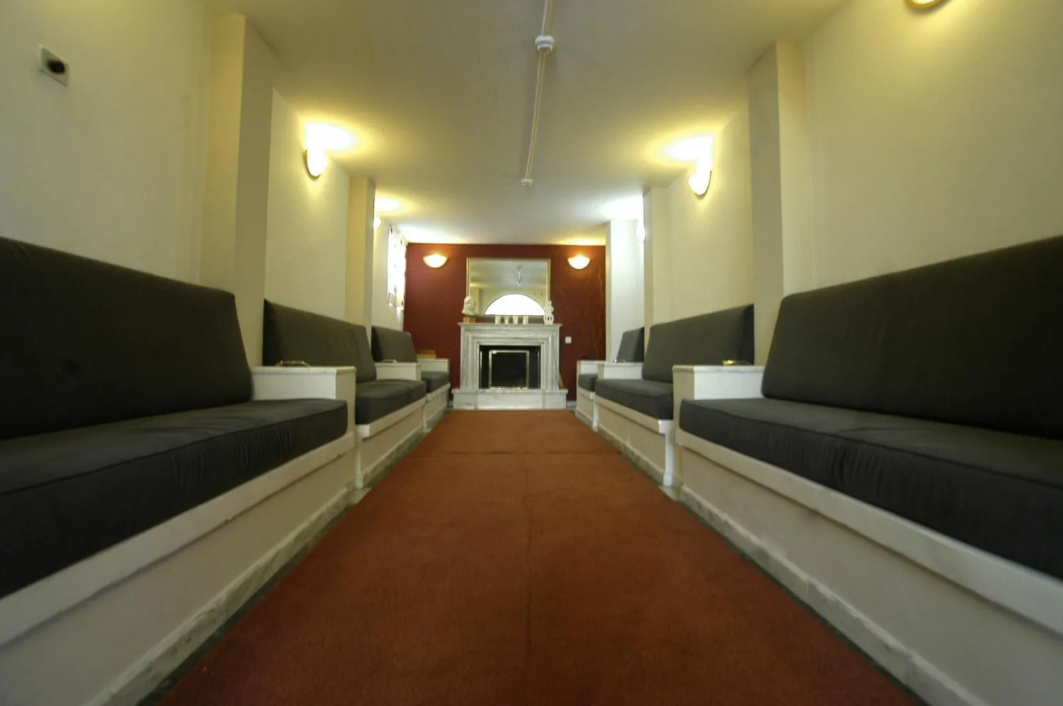 Seating area in Ilis Hotel
