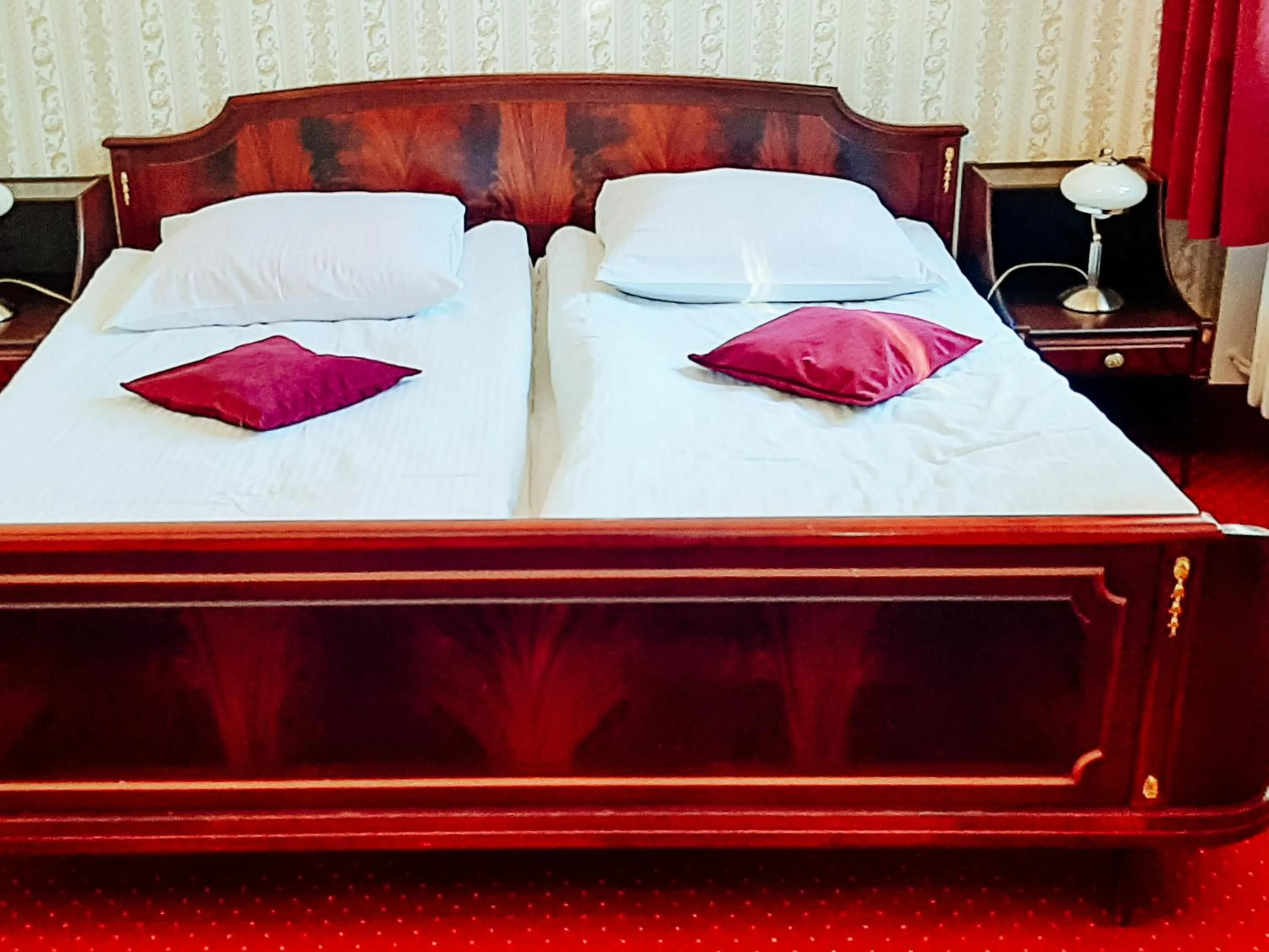 Other, Bed in Hotel Zamek Królewski w Rydzynie
