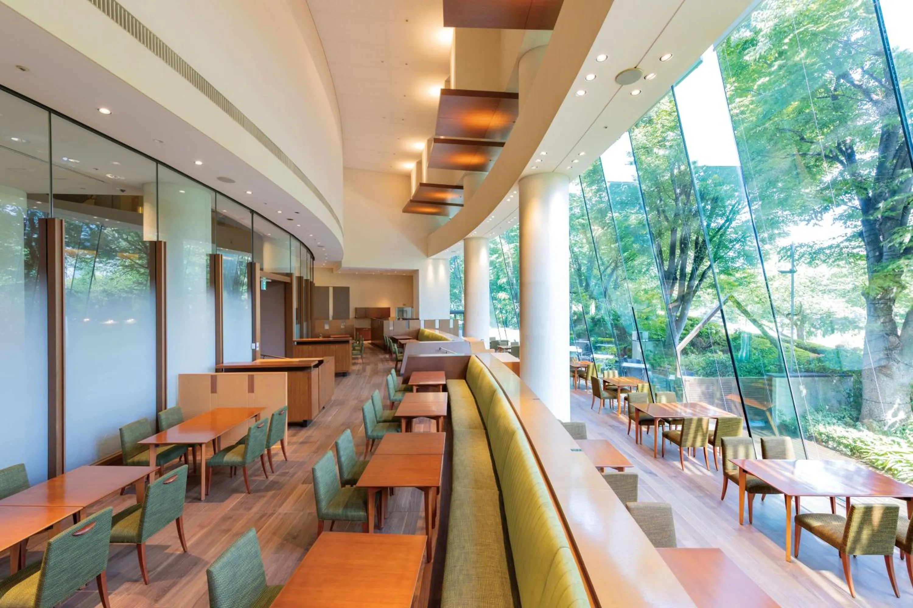 Restaurant/places to eat in Hotel Grand Arc Hanzomon