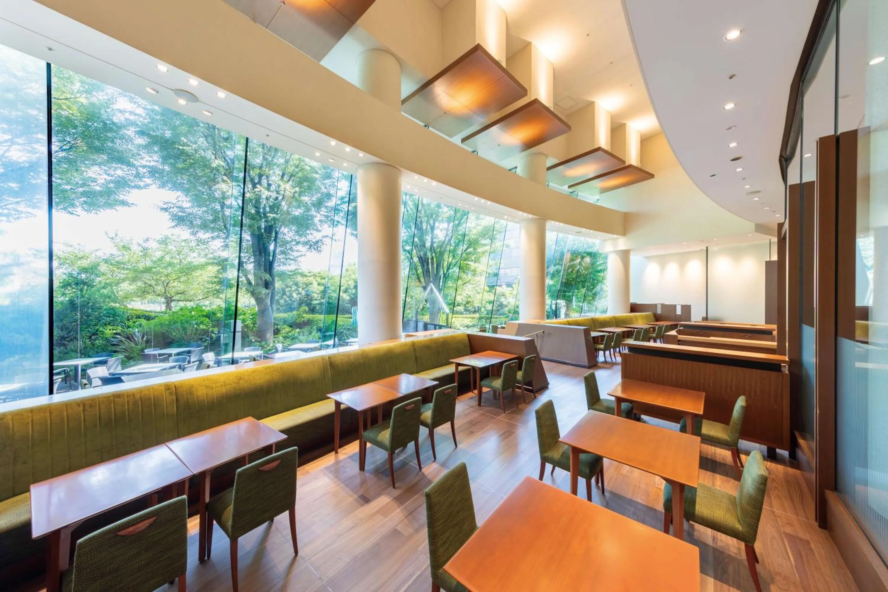 Restaurant/places to eat in Hotel Grand Arc Hanzomon