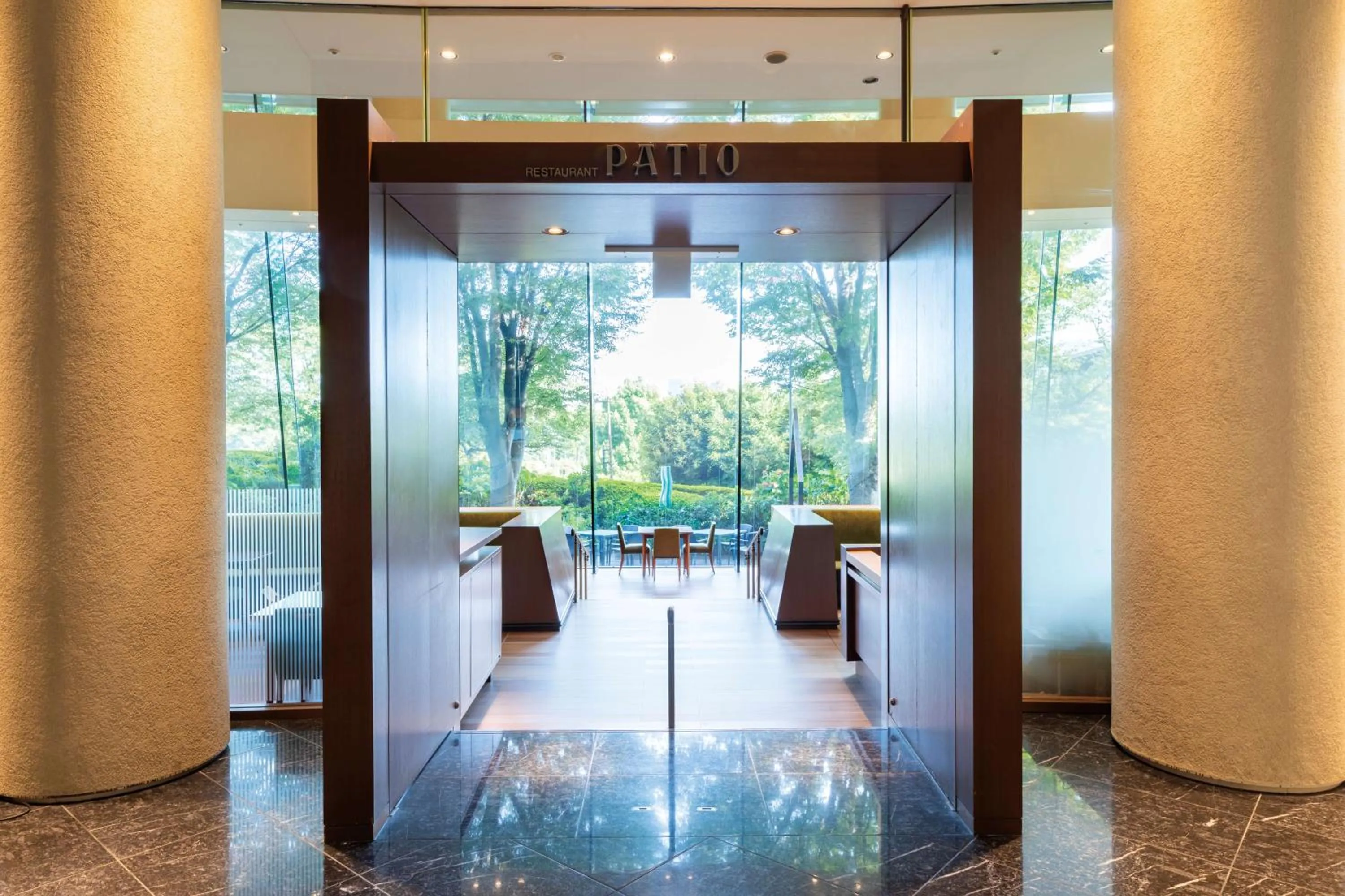 Restaurant/places to eat in Hotel Grand Arc Hanzomon