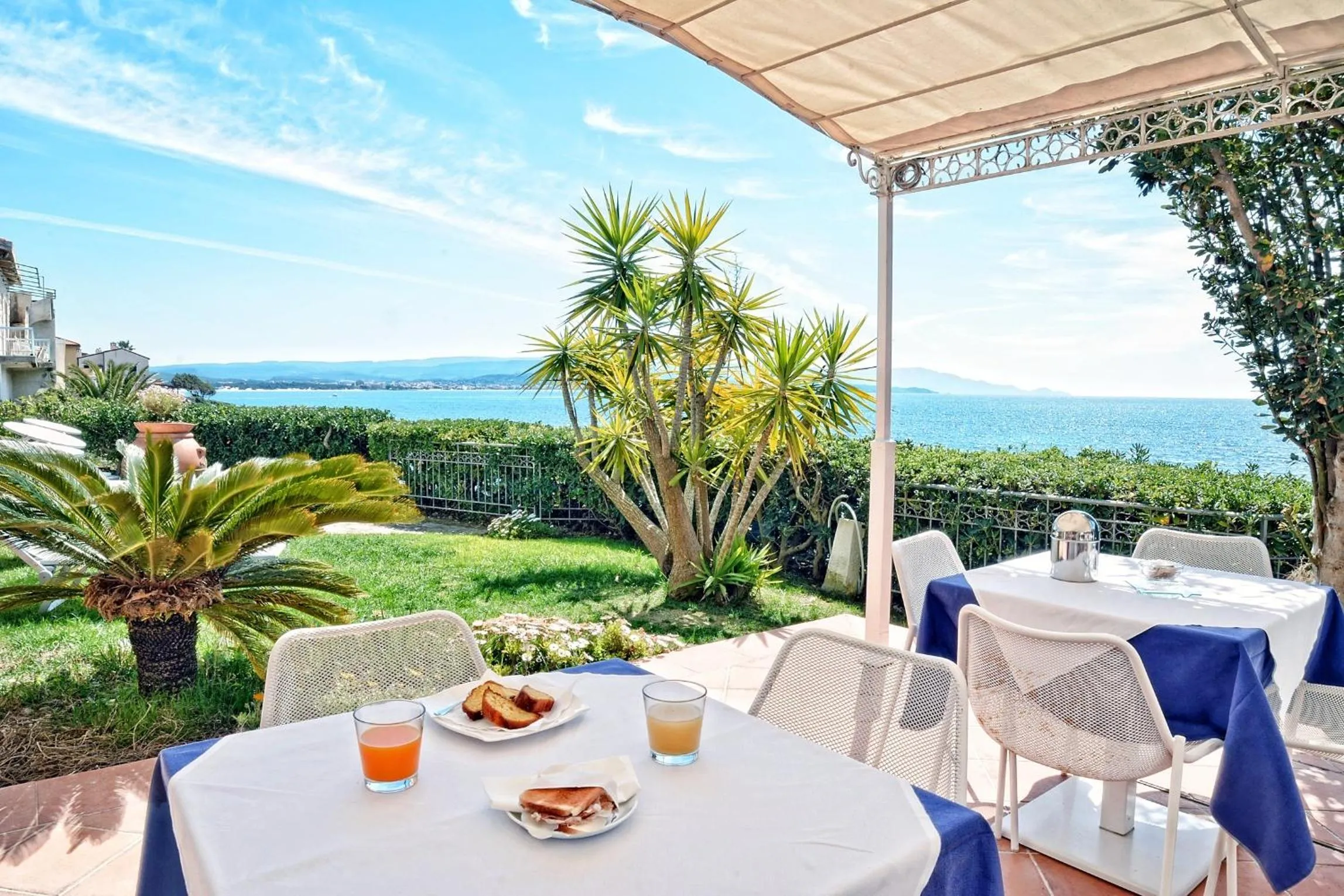 Breakfast in Villa Grachira