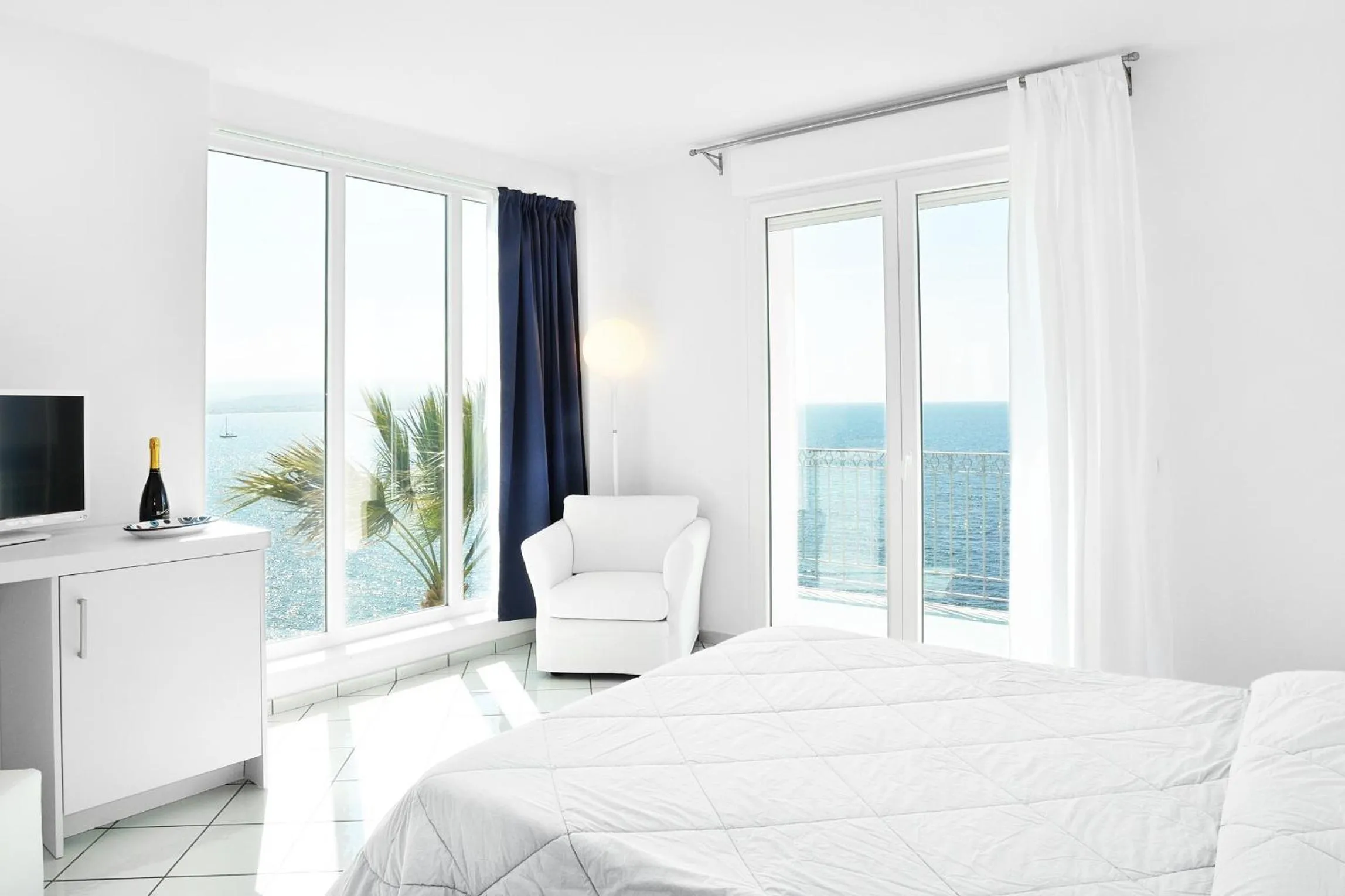 Balcony/Terrace, Bed in Villa Grachira