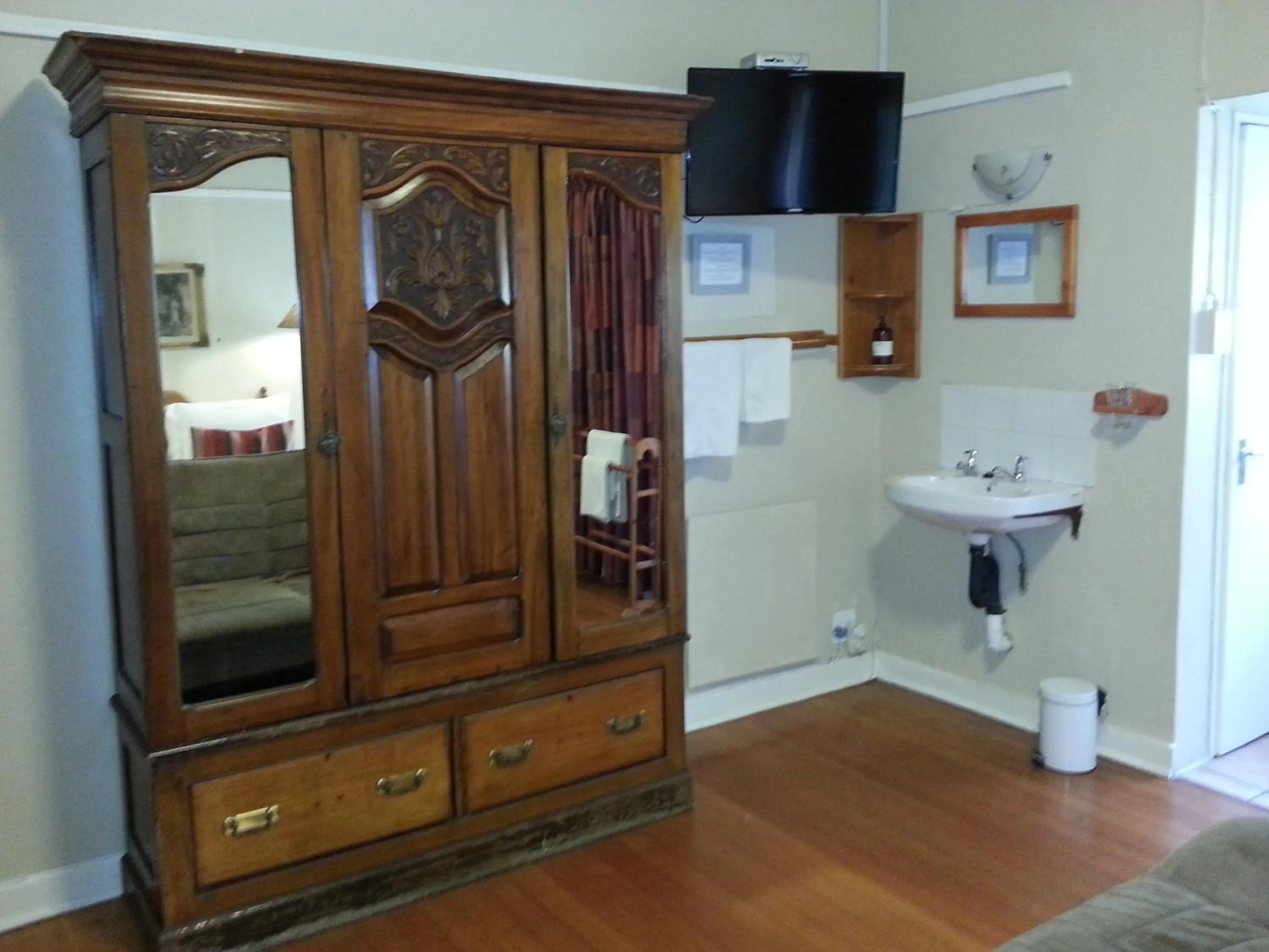 Bathroom in Agterplaas Guesthouse Pty Ltd