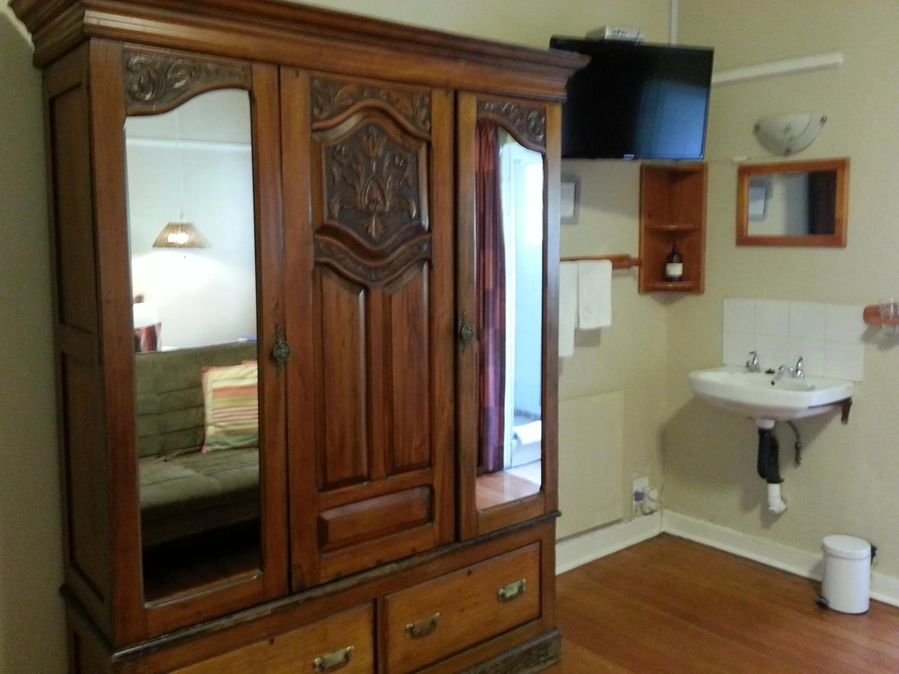 Bathroom in Agterplaas Guesthouse Pty Ltd