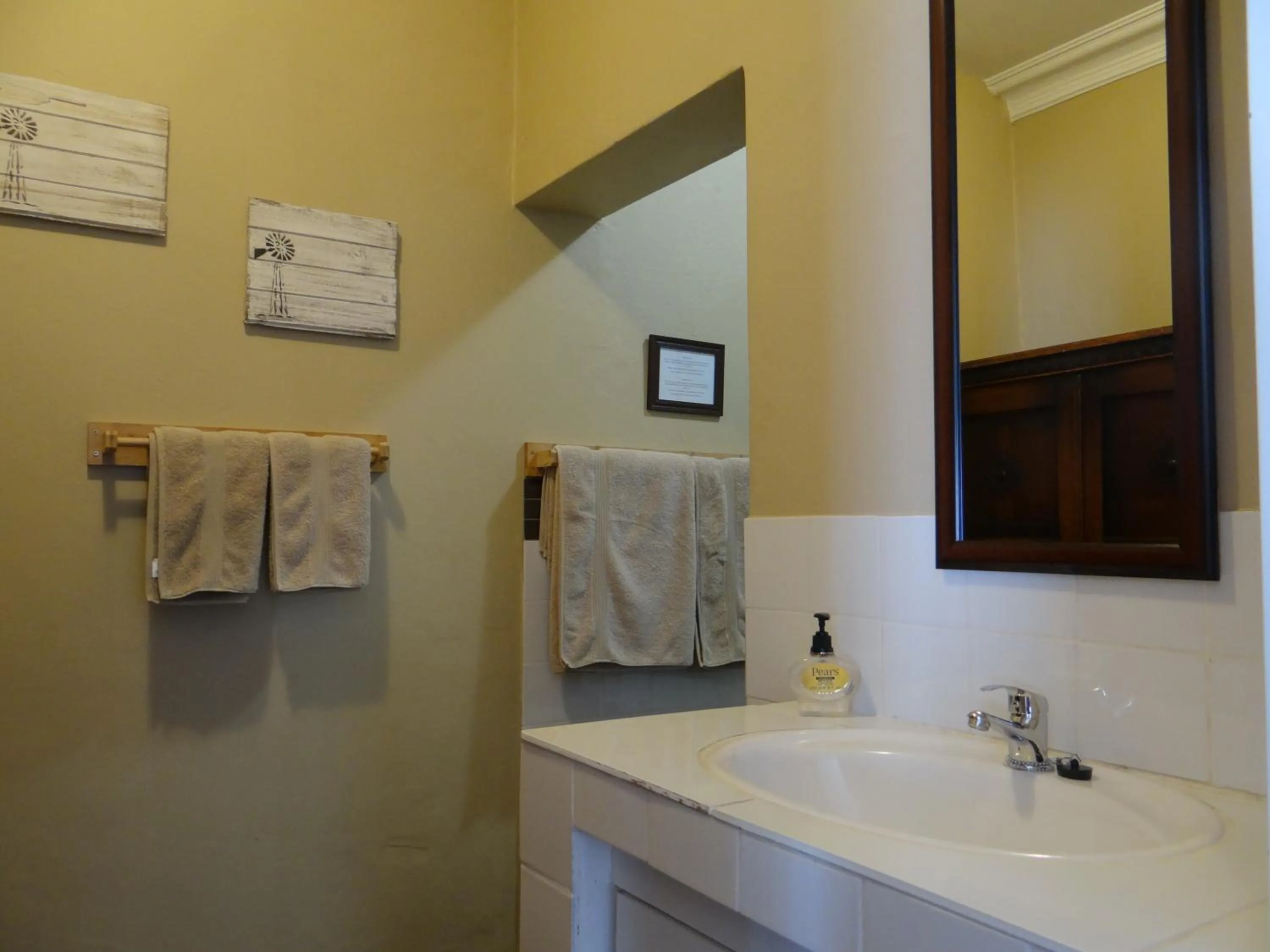 Bathroom in Agterplaas Guesthouse Pty Ltd