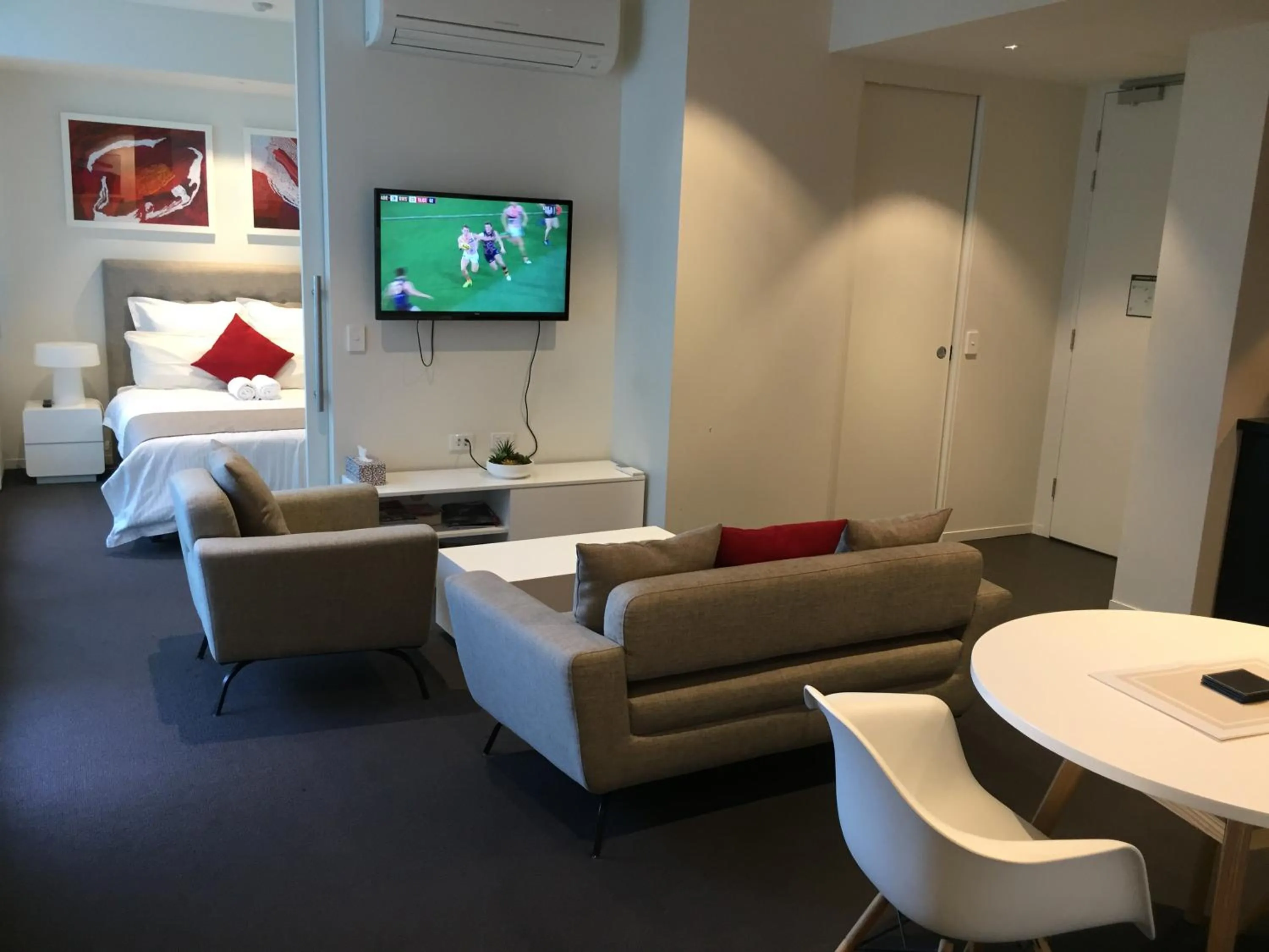 Bed in Tasha's Apartments on Warwick