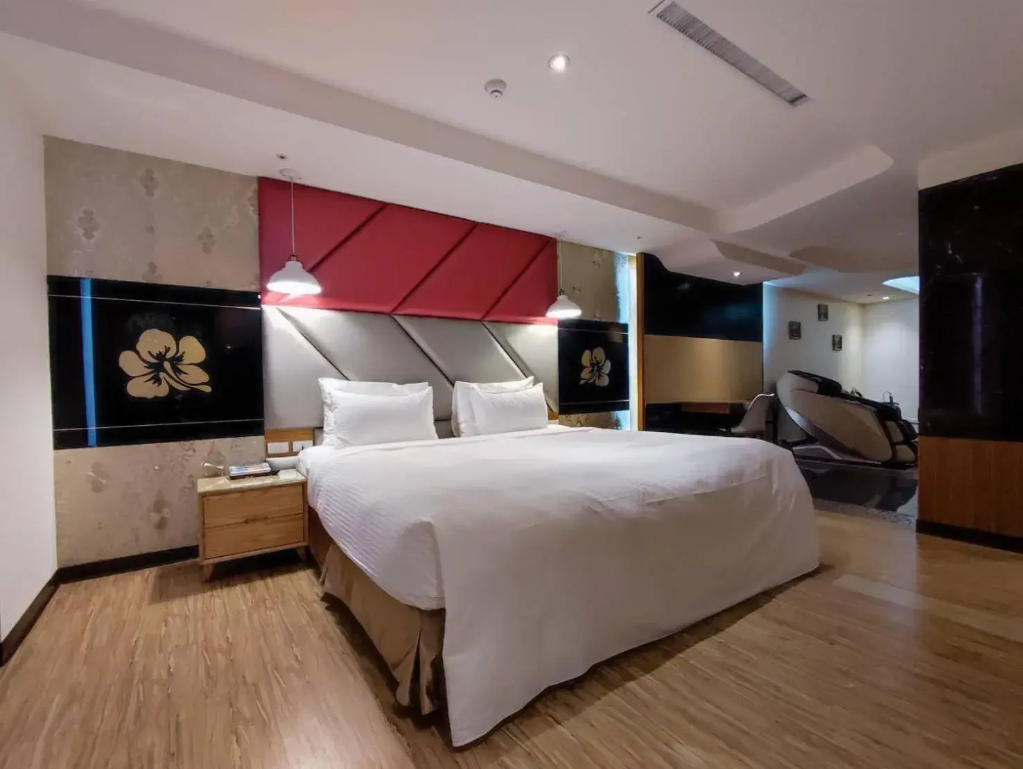 Deluxe Queen Room in Surreal Motel Deluxe Queen Room in Surreal Motel