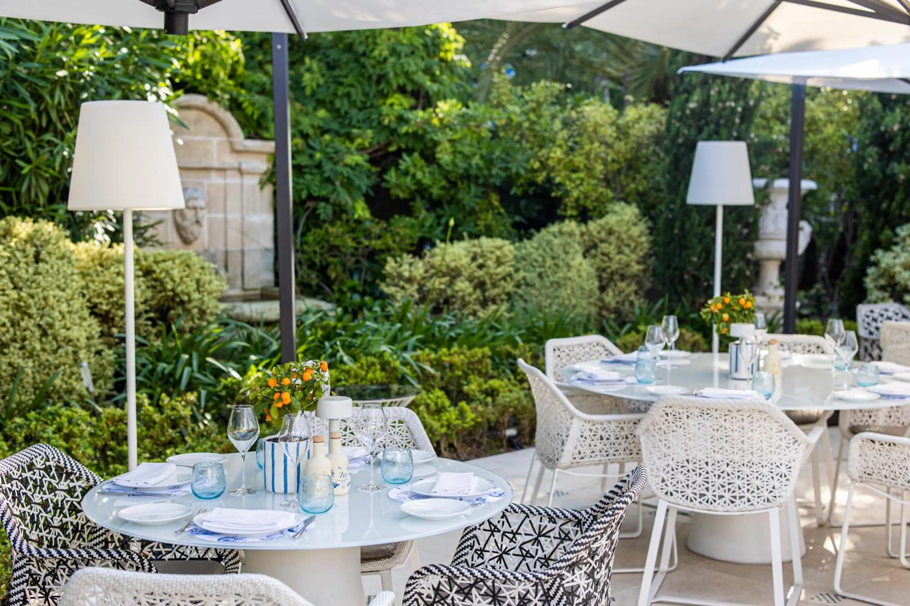 Patio in Hôtel Métropole Monte-Carlo - Spa Guerlain