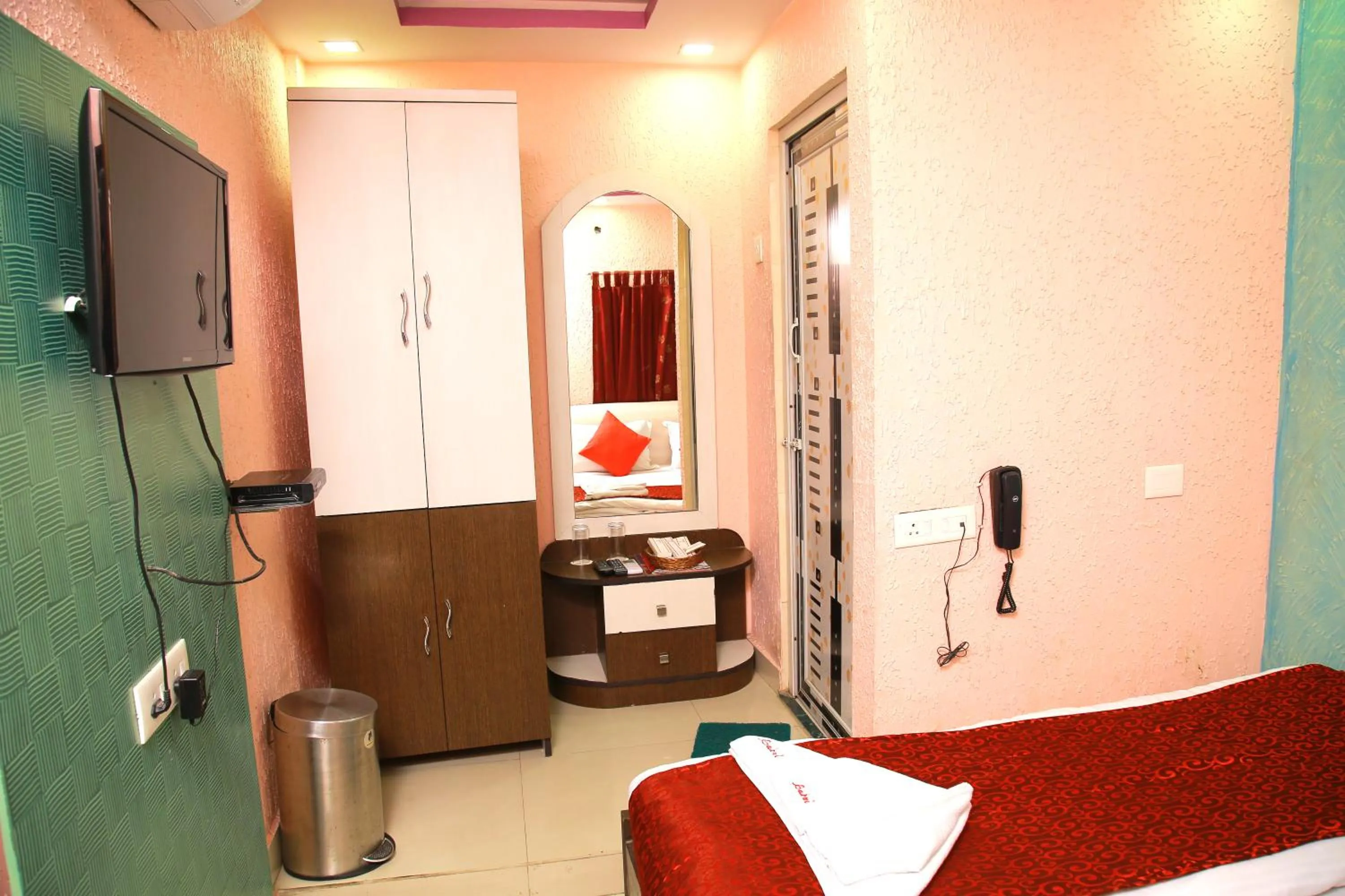 TV and multimedia, Bed in Babul Hotel