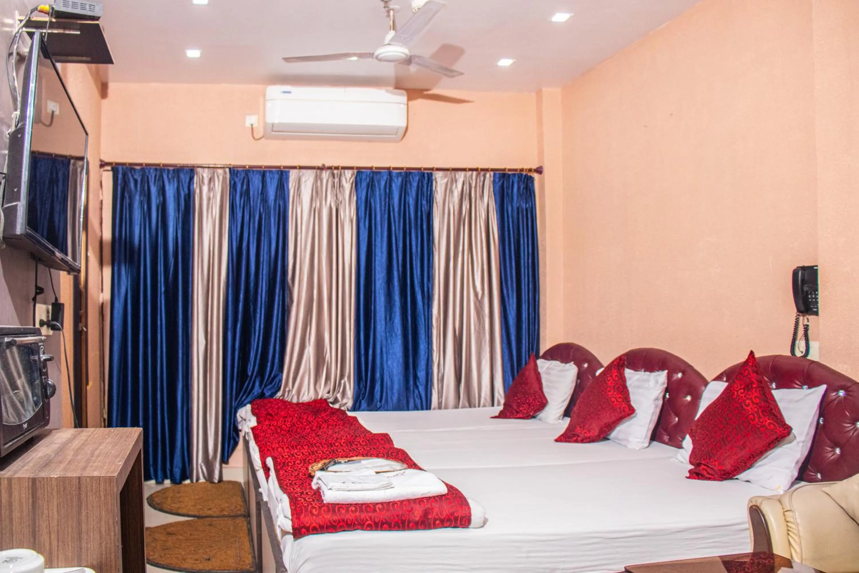 Bedroom, Bed in Babul Hotel