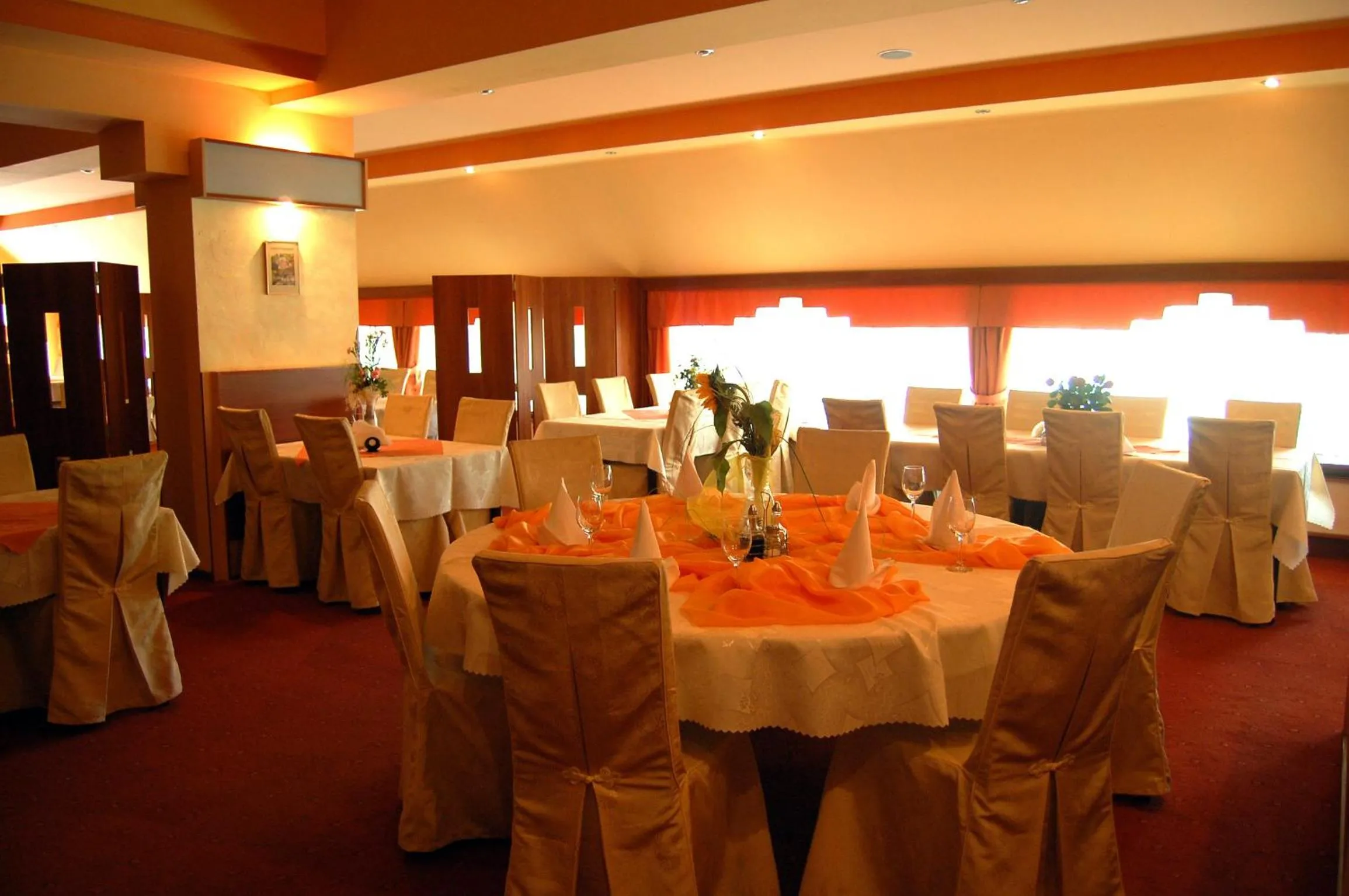 Restaurant/places to eat in Hotel Zajazd Piastowski